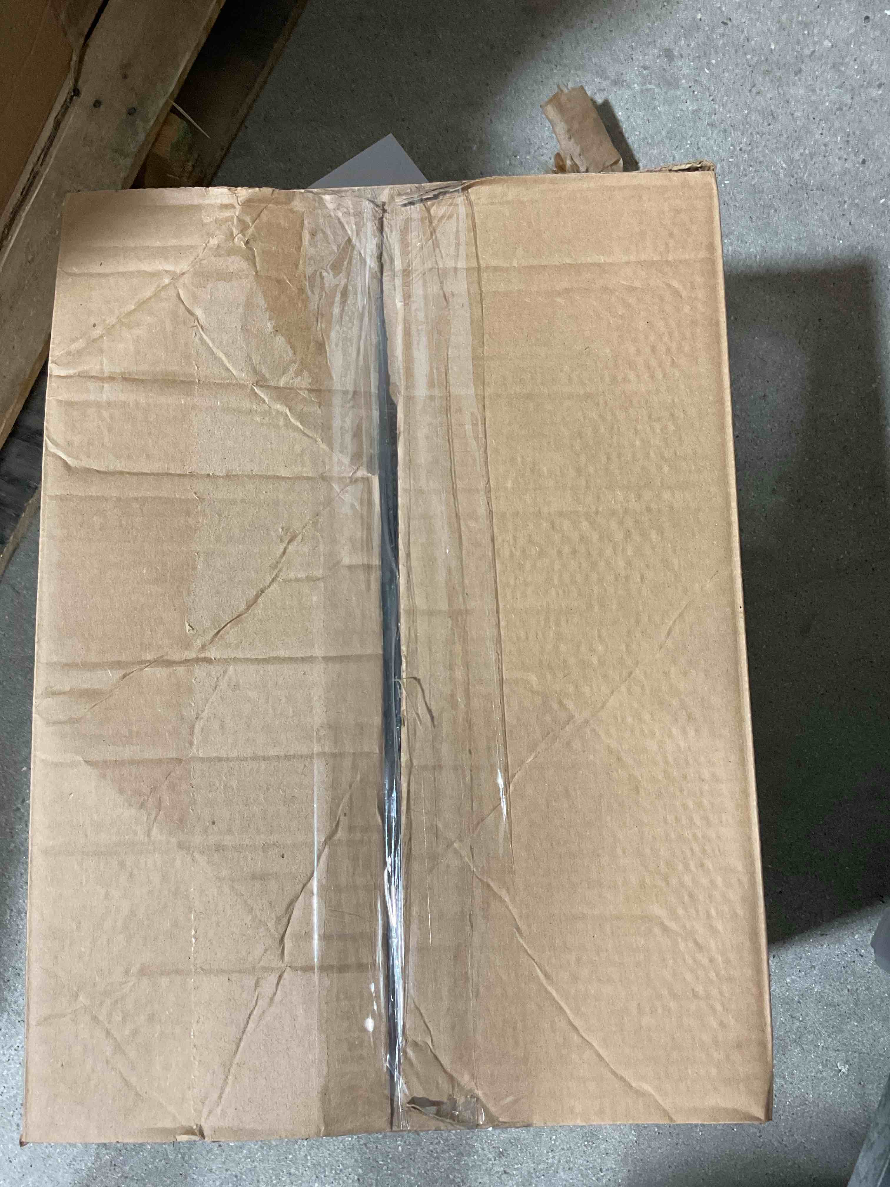 https://s3.amazonaws.com/lotting-images-prod/bidfta/GRA1437622_1750778713515.jpeg