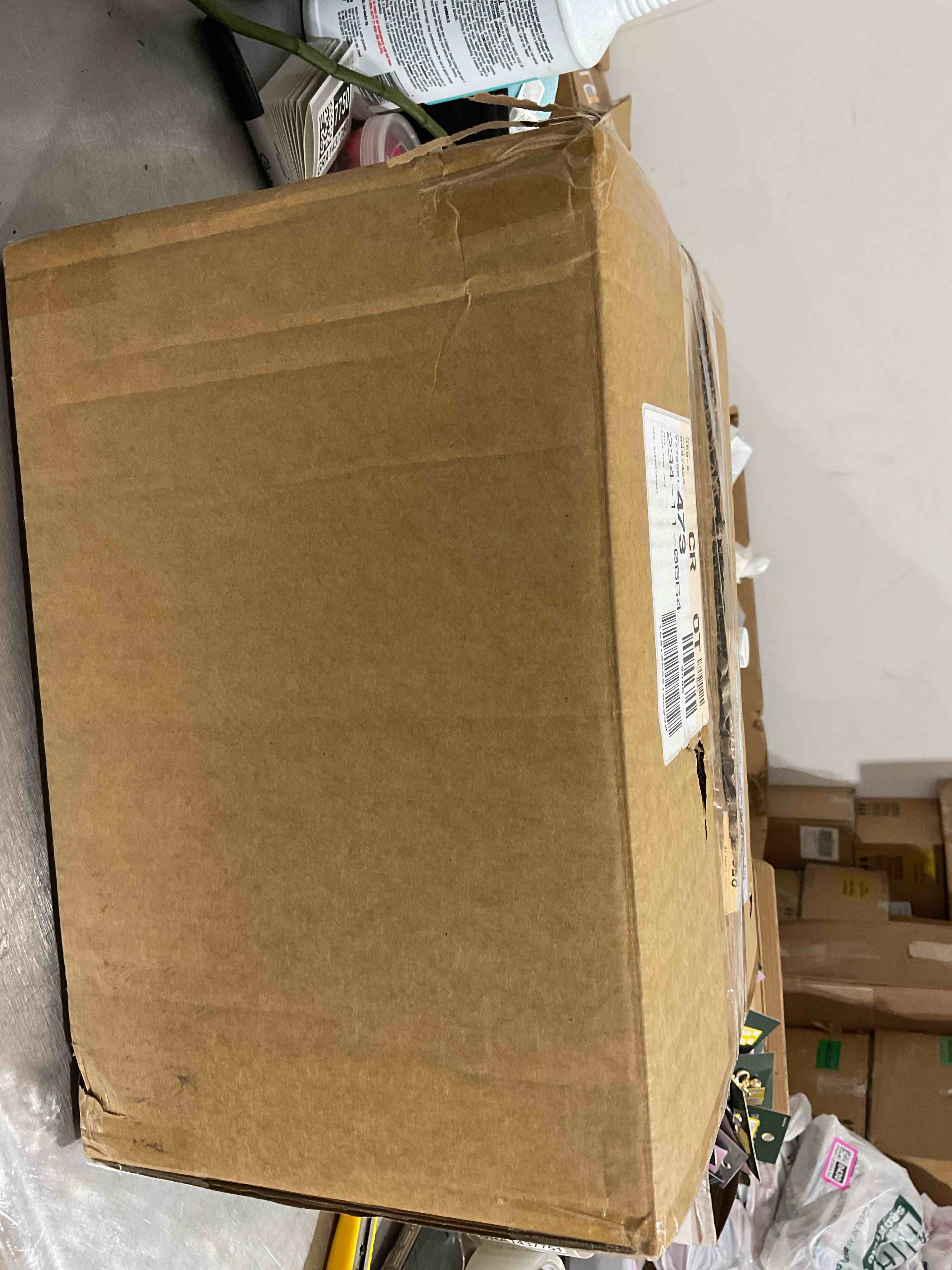 https://s3.amazonaws.com/lotting-images-prod/bidfta/GRA1437652_1750859116115.jpeg
