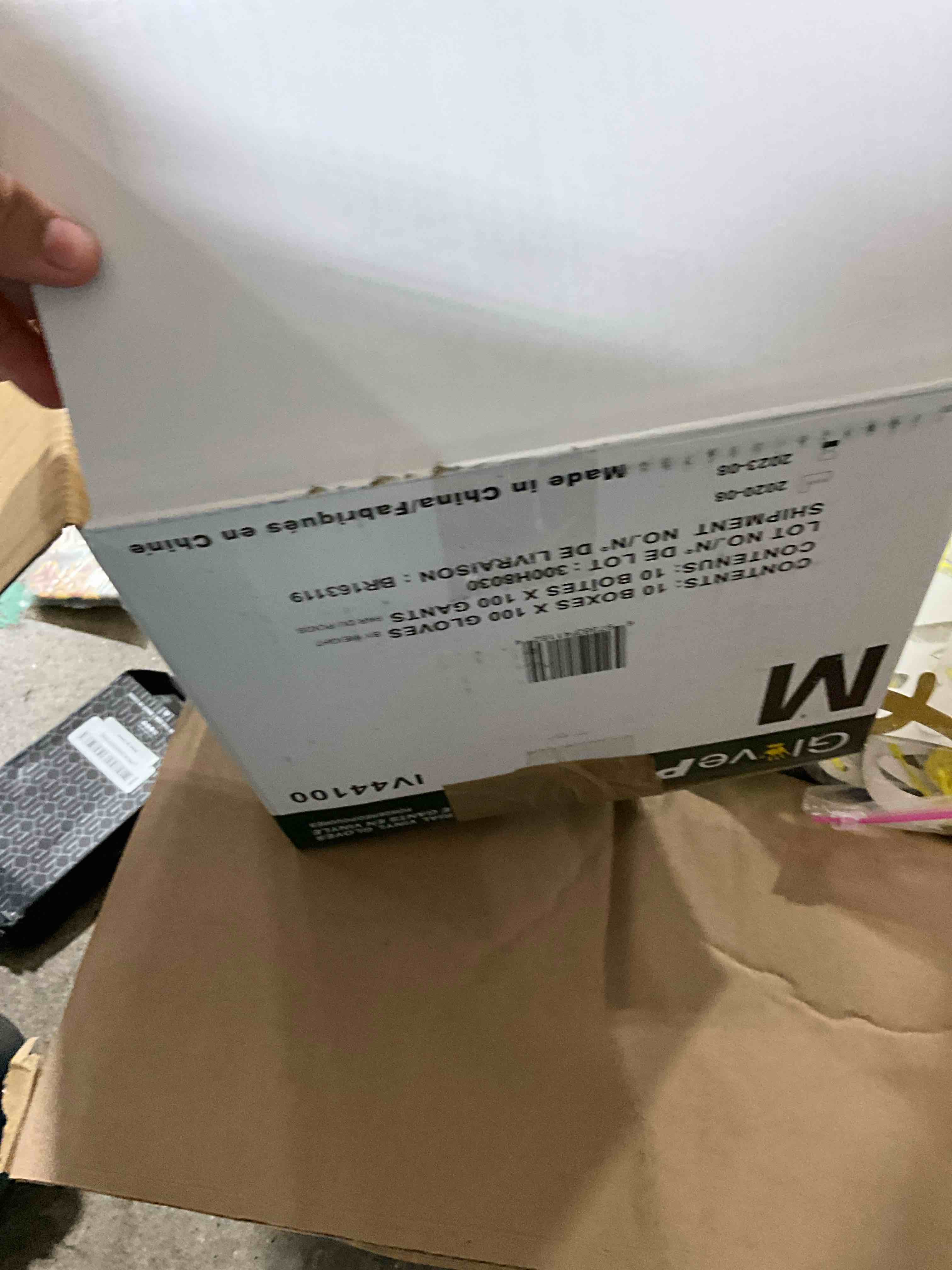 https://s3.amazonaws.com/lotting-images-prod/bidfta/GRA1438148_1753379792281.jpeg