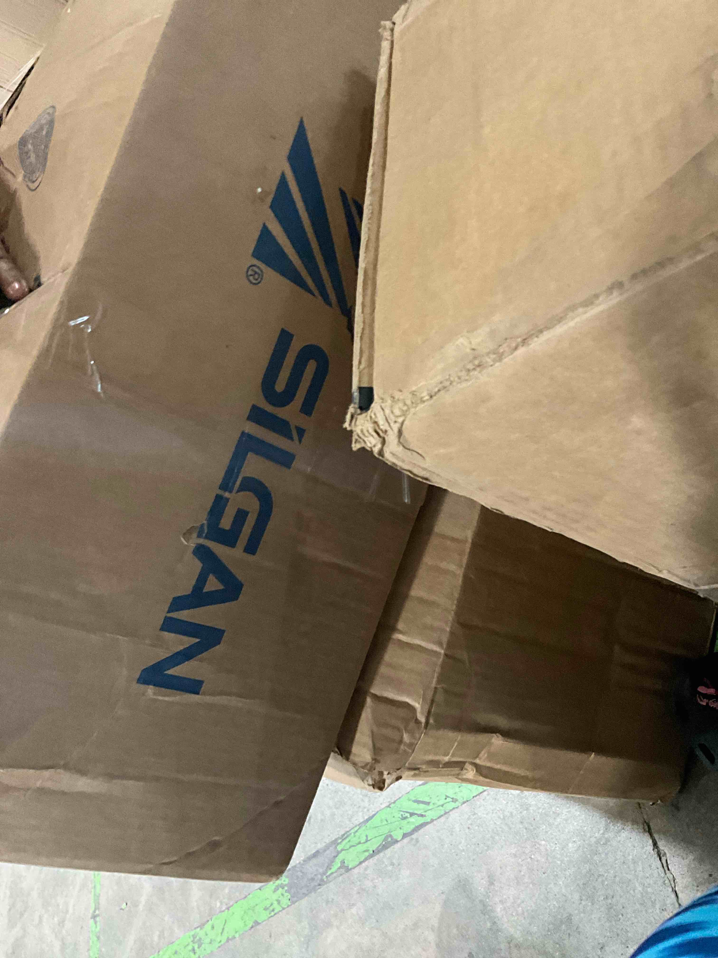 https://s3.amazonaws.com/lotting-images-prod/bidfta/GRA1438186_1753369797565.jpeg
