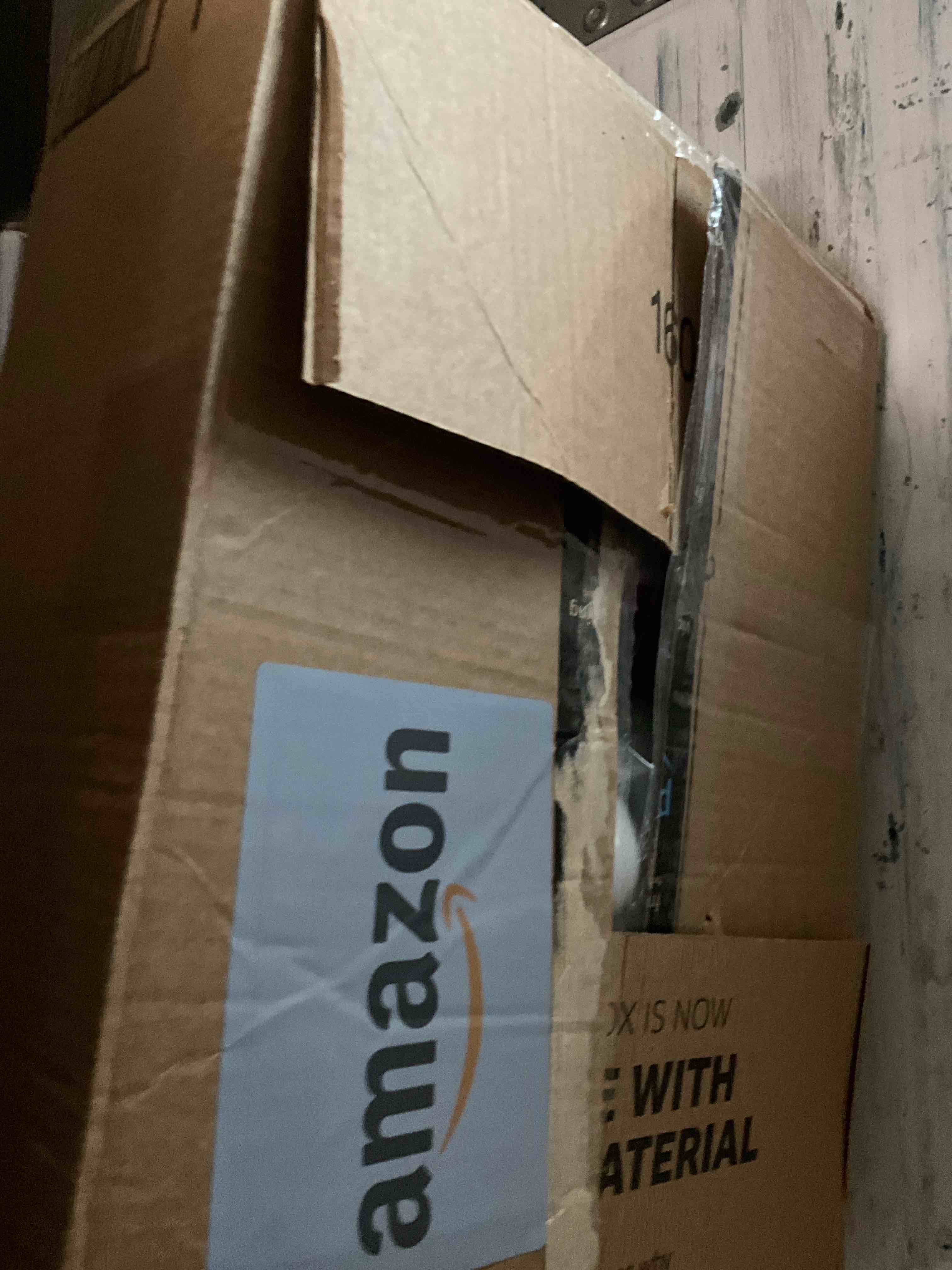 https://s3.amazonaws.com/lotting-images-prod/bidfta/GRA1438316_1757604136254.jpeg