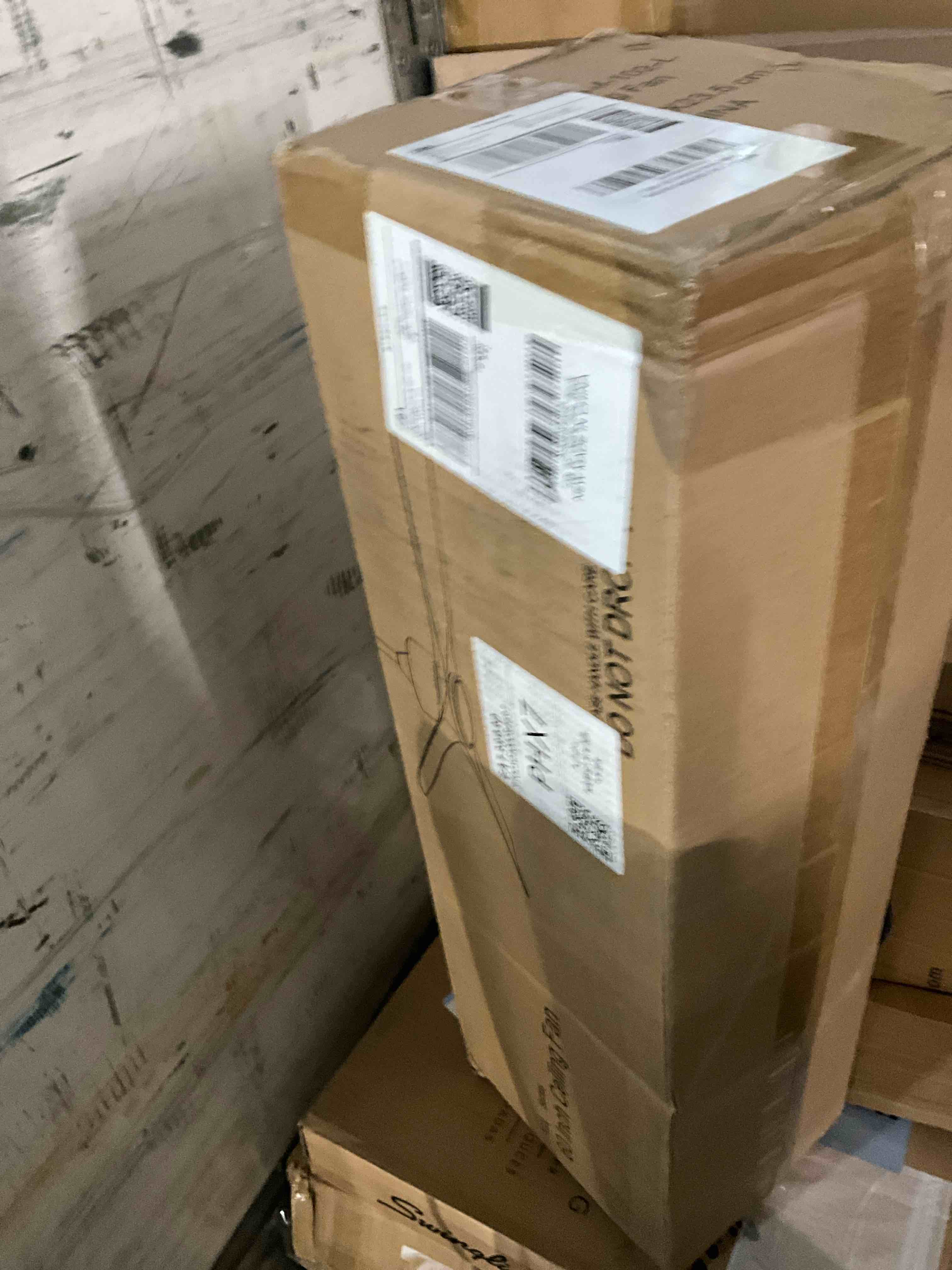 https://s3.amazonaws.com/lotting-images-prod/bidfta/GRA1438329_1757603385429.jpeg