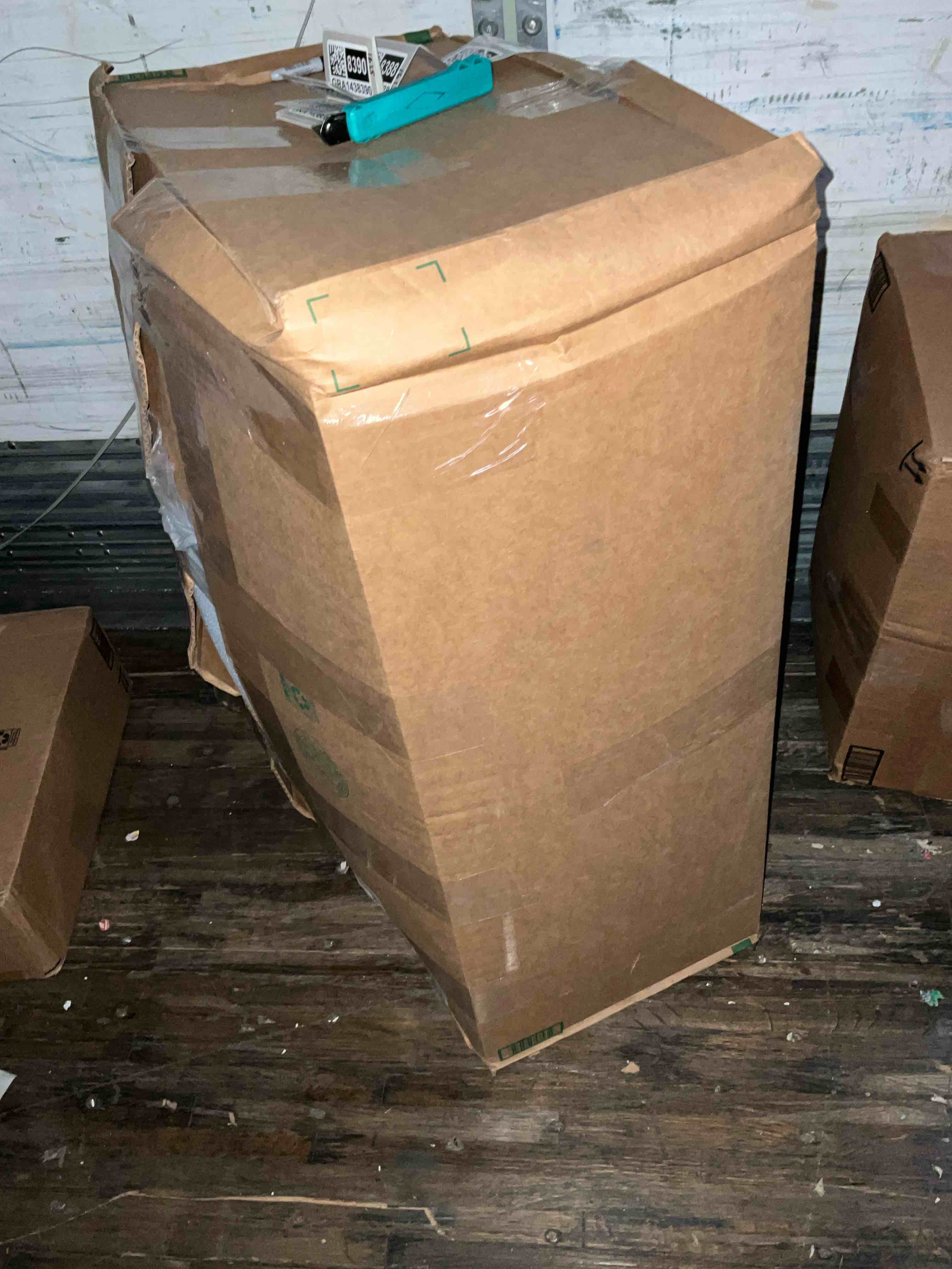 https://s3.amazonaws.com/lotting-images-prod/bidfta/GRA1438387_1757605098085.jpeg