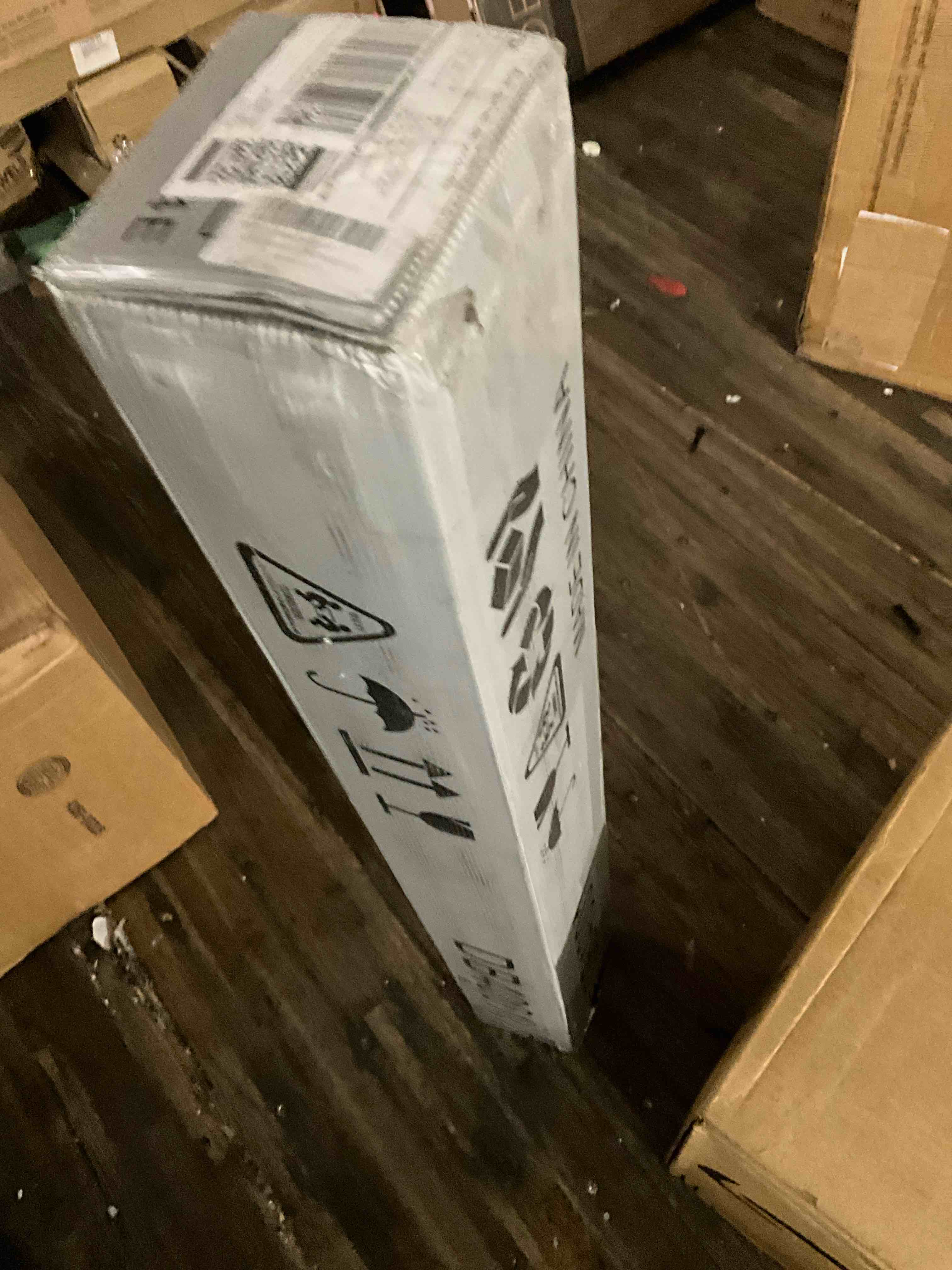 https://s3.amazonaws.com/lotting-images-prod/bidfta/GRA1438580_1757686208014.jpeg
