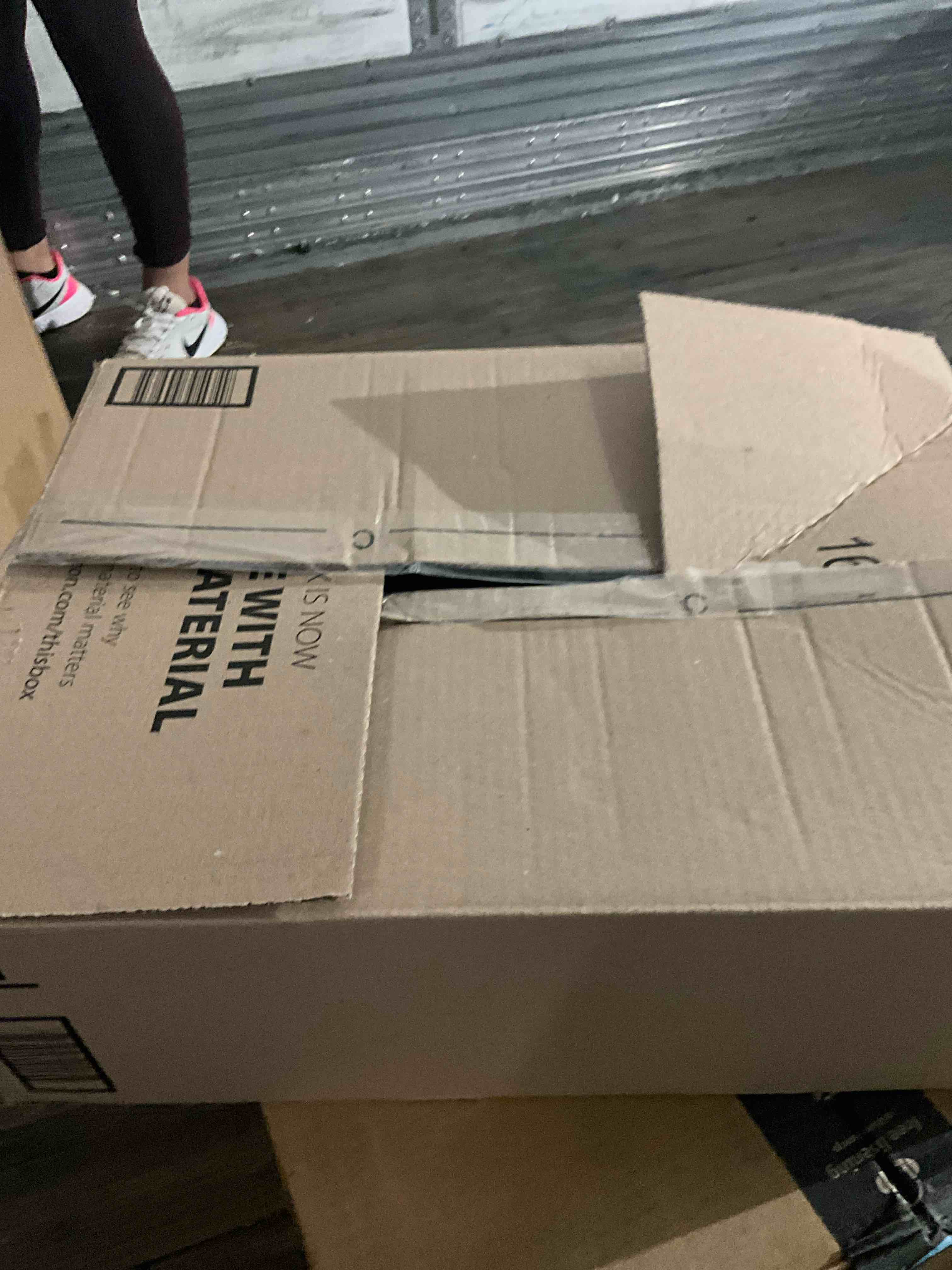 https://s3.amazonaws.com/lotting-images-prod/bidfta/GRA1438586_1757685795981.jpeg