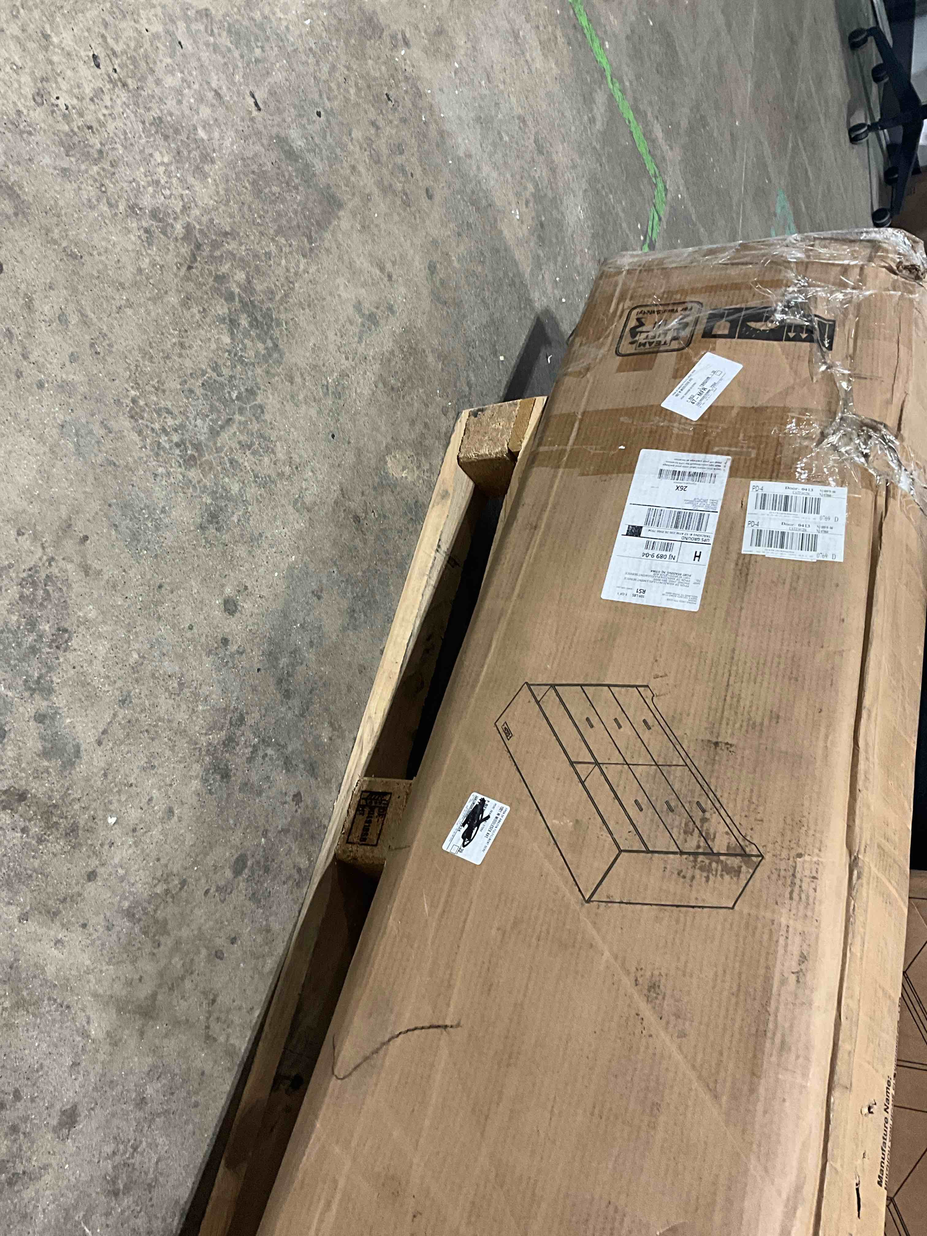 https://s3.amazonaws.com/lotting-images-prod/bidfta/GRA1438981_1758907688321.jpeg