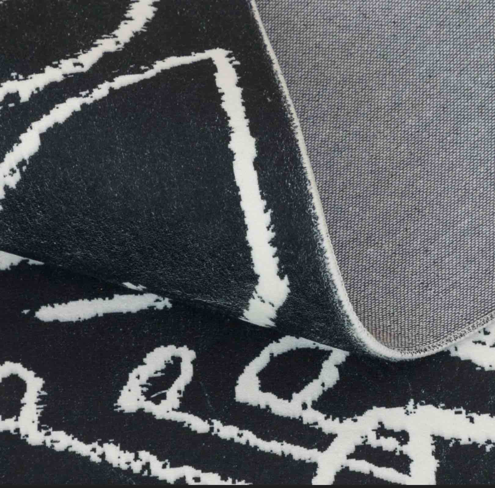  Sportsglyphs Golf Black Power Loom Polyester Area Rug  The back is dirty