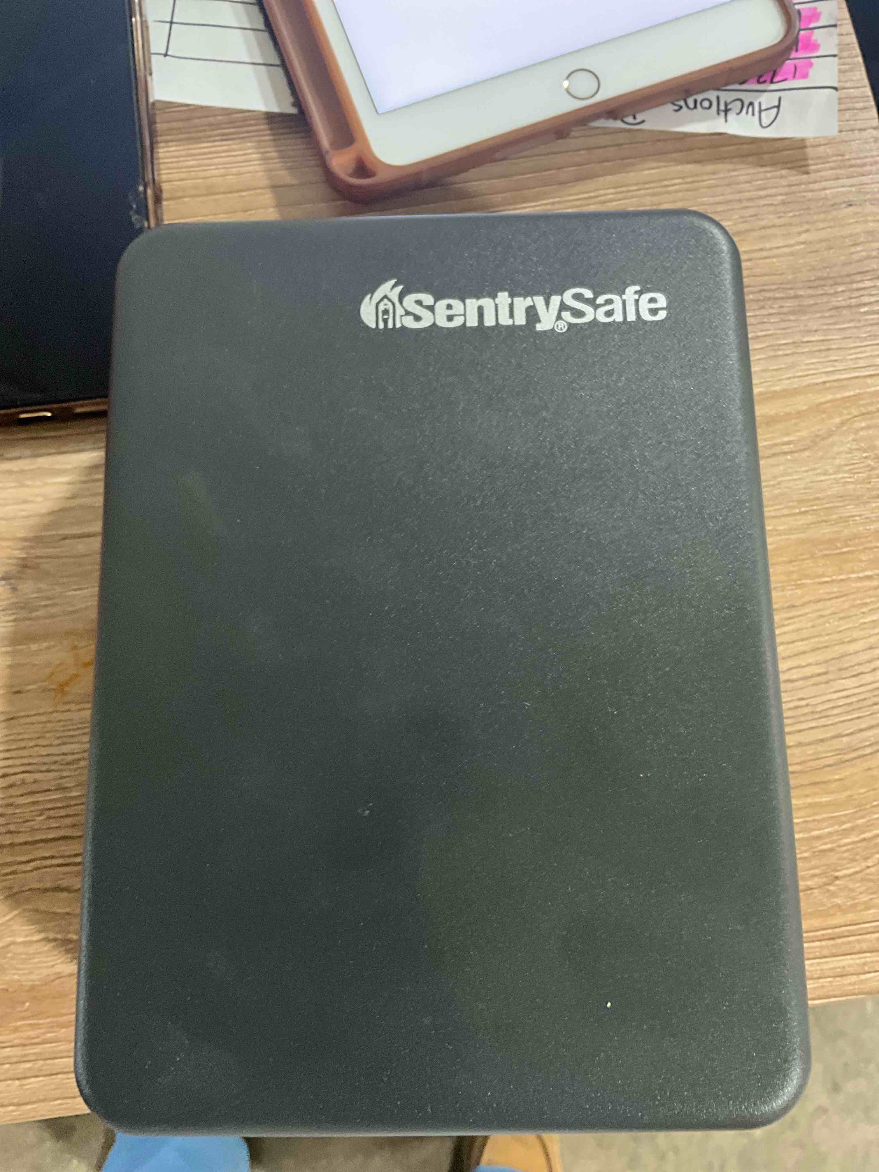 small sentry safe box 