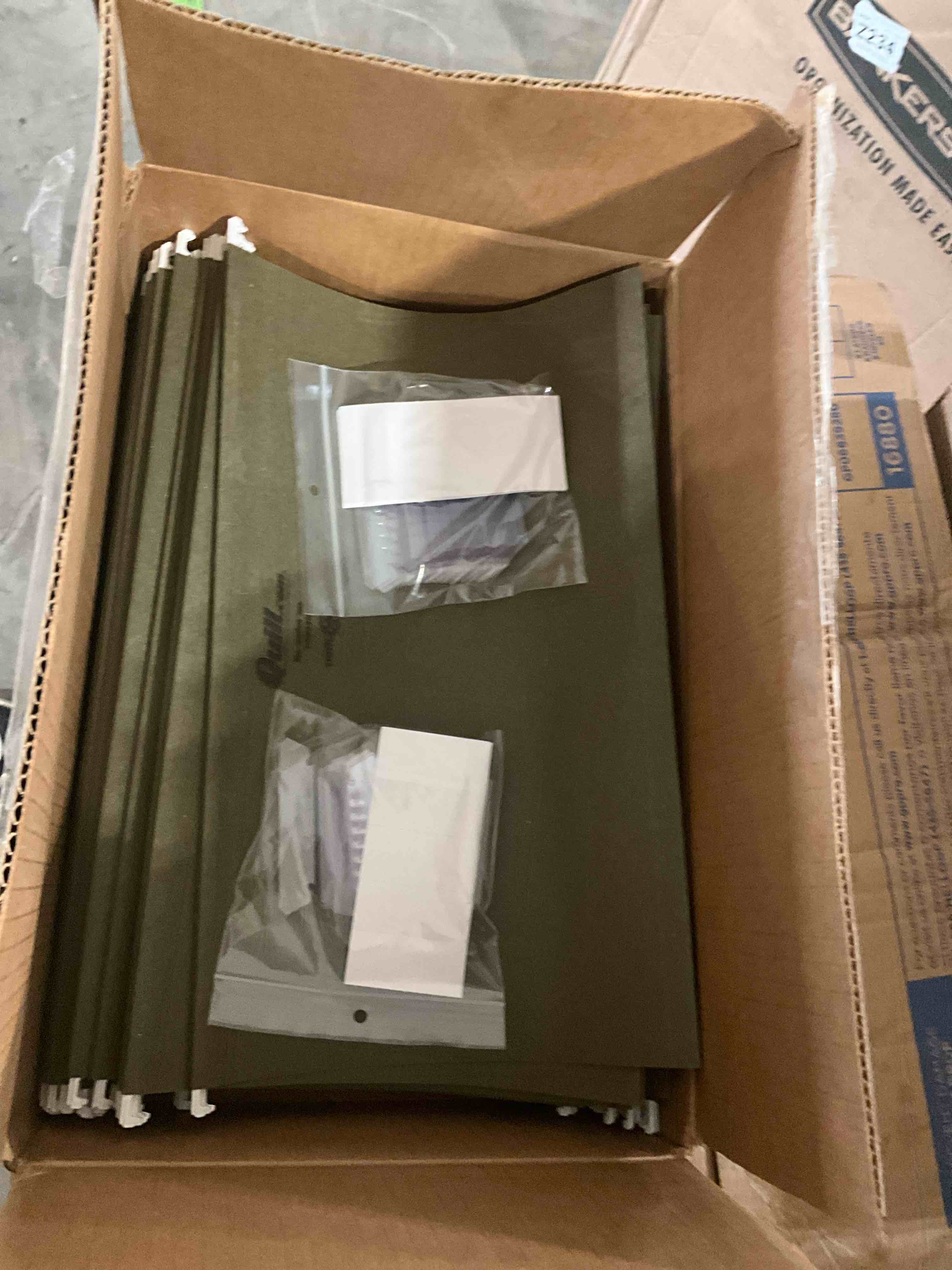 https://s3.amazonaws.com/lotting-images-prod/bidfta/GRA1443594_1752594004551.jpeg