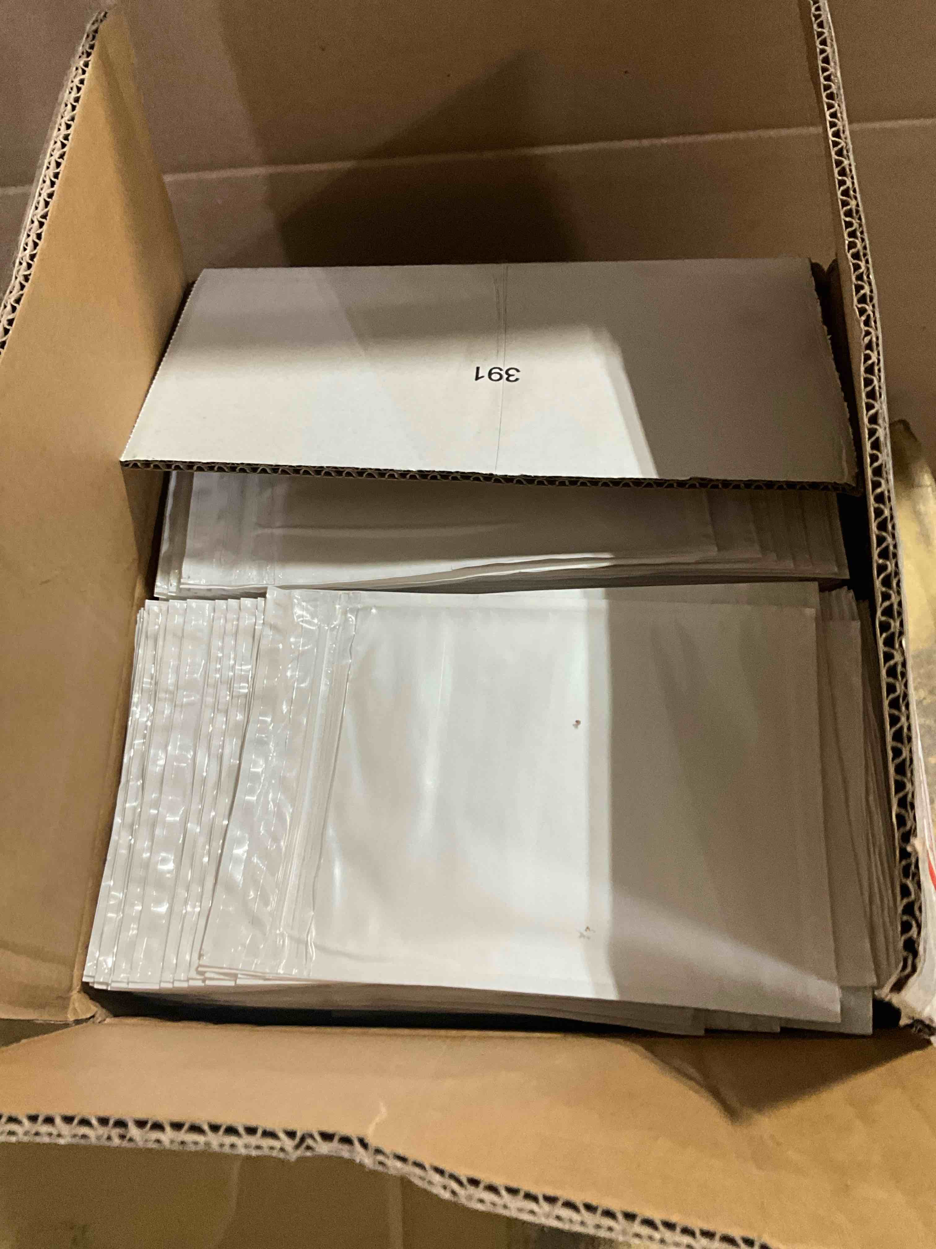 https://s3.amazonaws.com/lotting-images-prod/bidfta/GRA1443614_1752595052841.jpeg