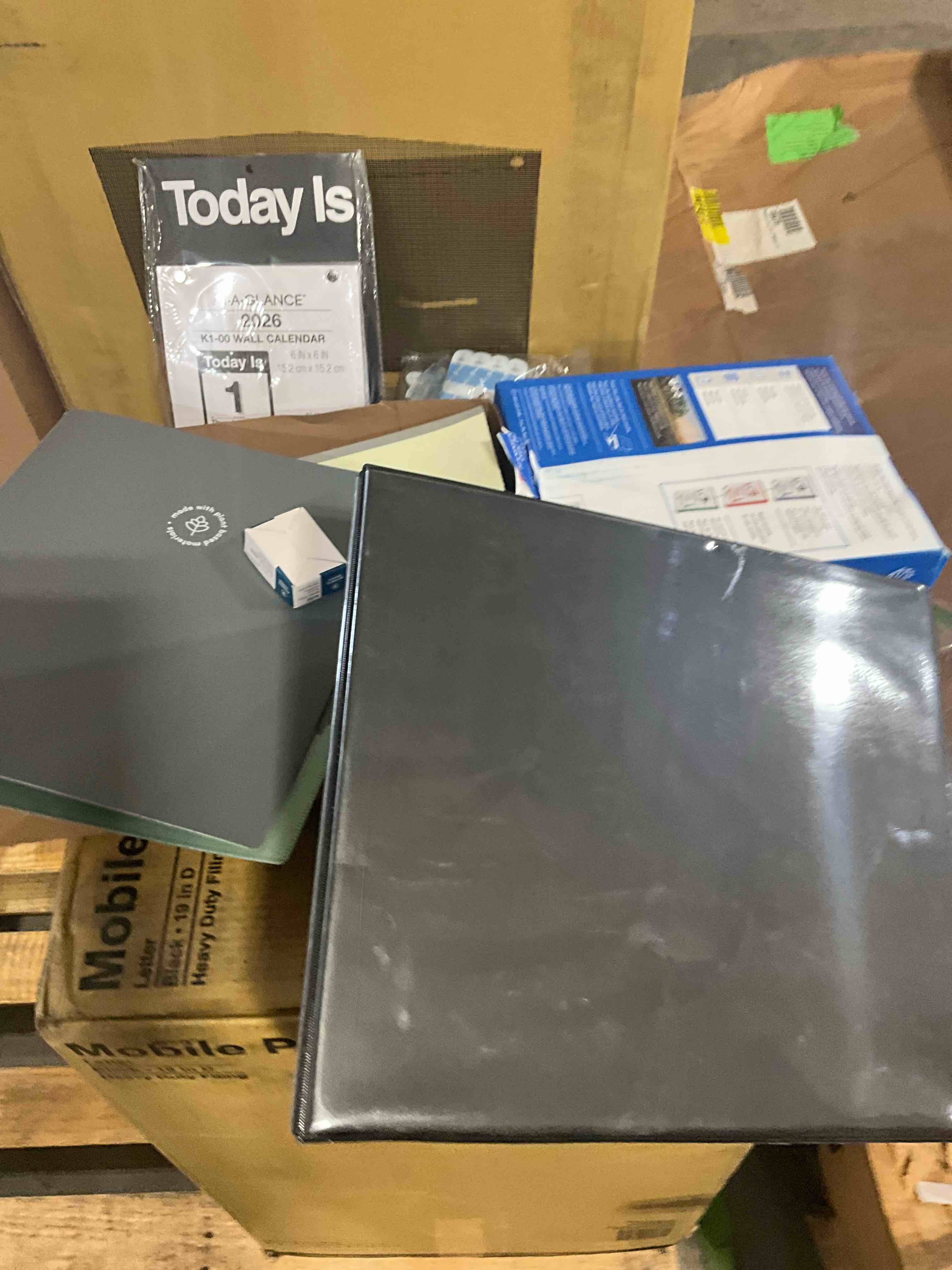 https://s3.amazonaws.com/lotting-images-prod/bidfta/GRA1443625_1752600353334.jpeg