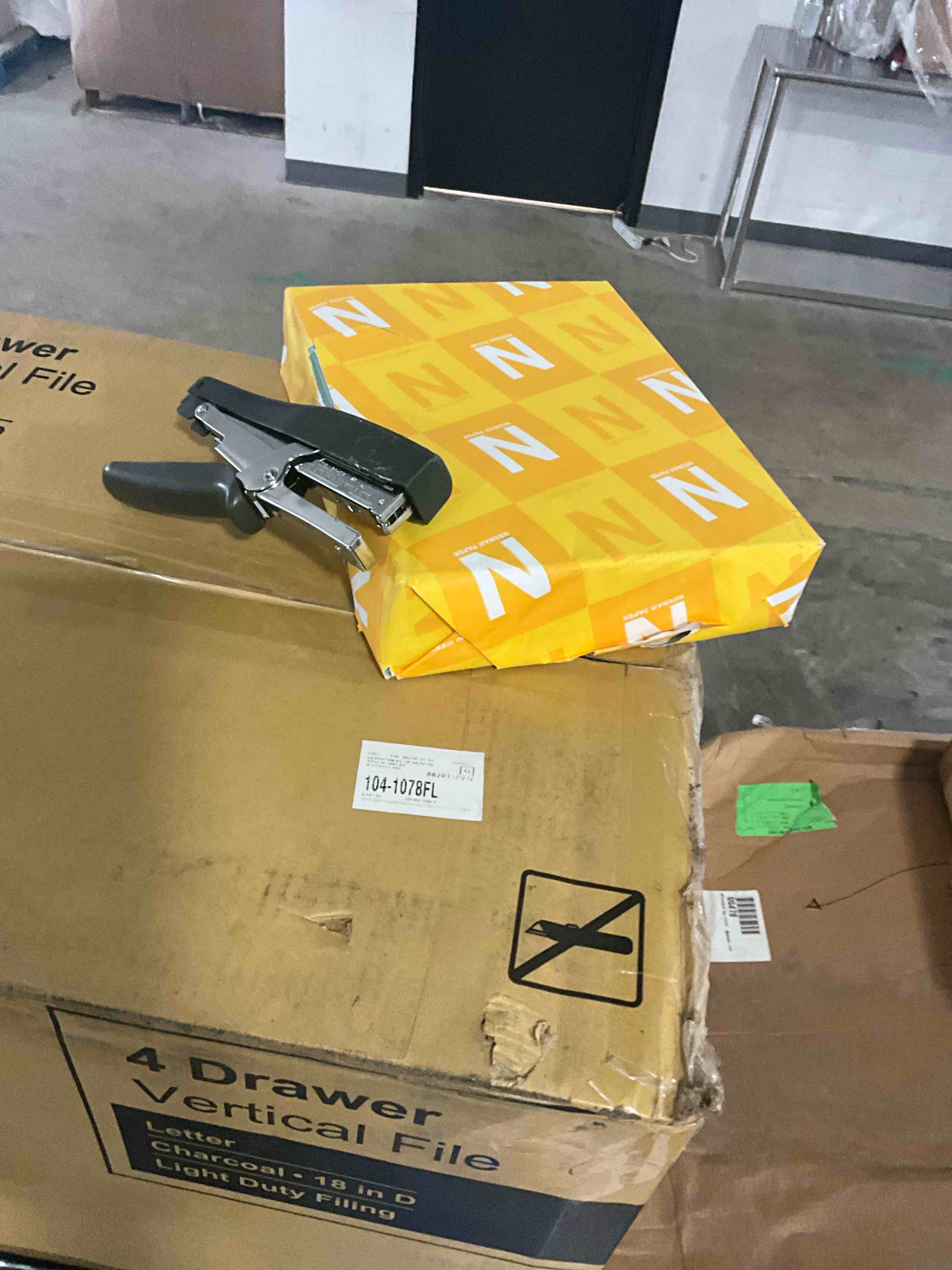 https://s3.amazonaws.com/lotting-images-prod/bidfta/GRA1443625_1752600358161.jpeg