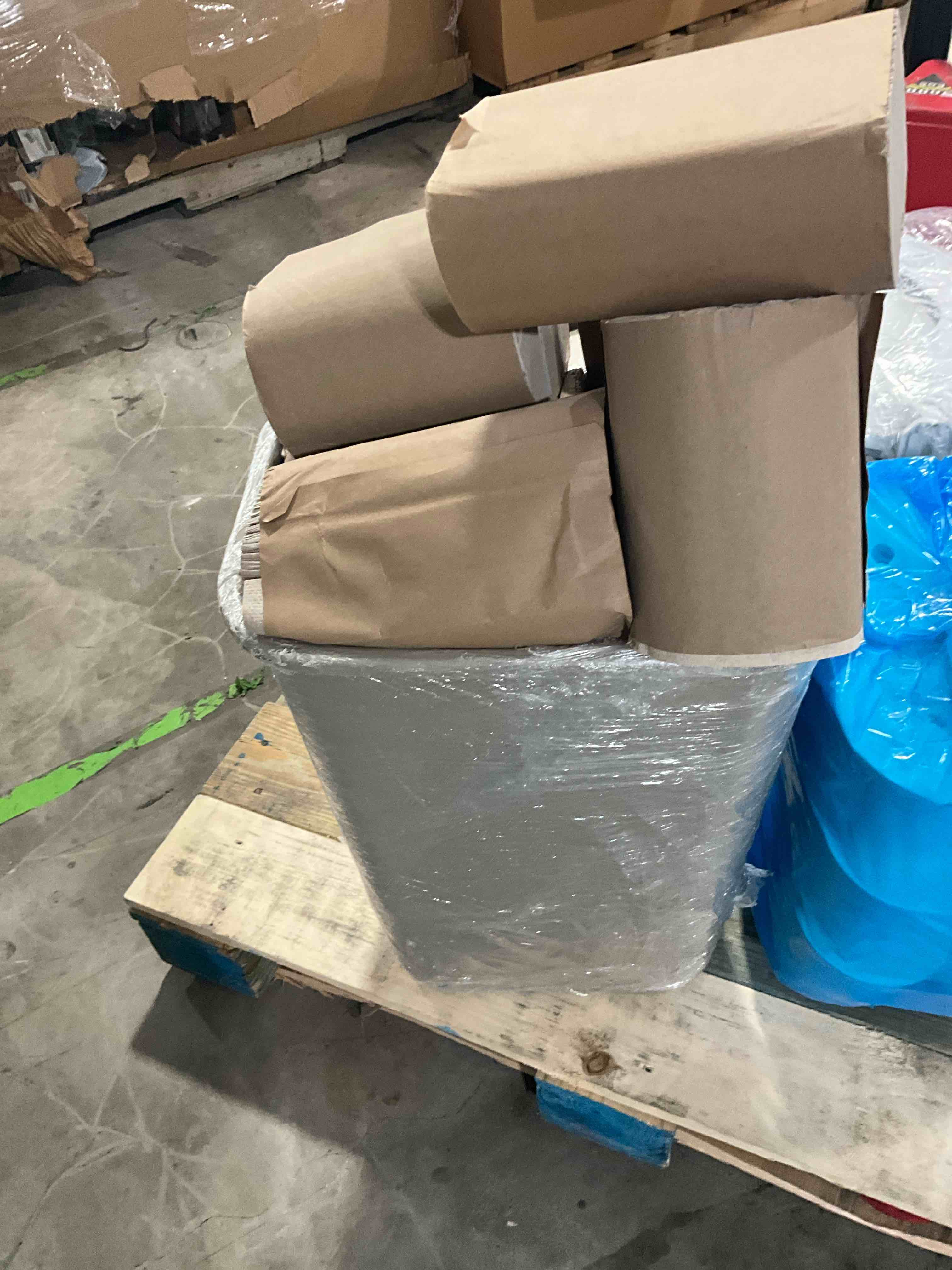 assorted lot of individual napkins with trash can 