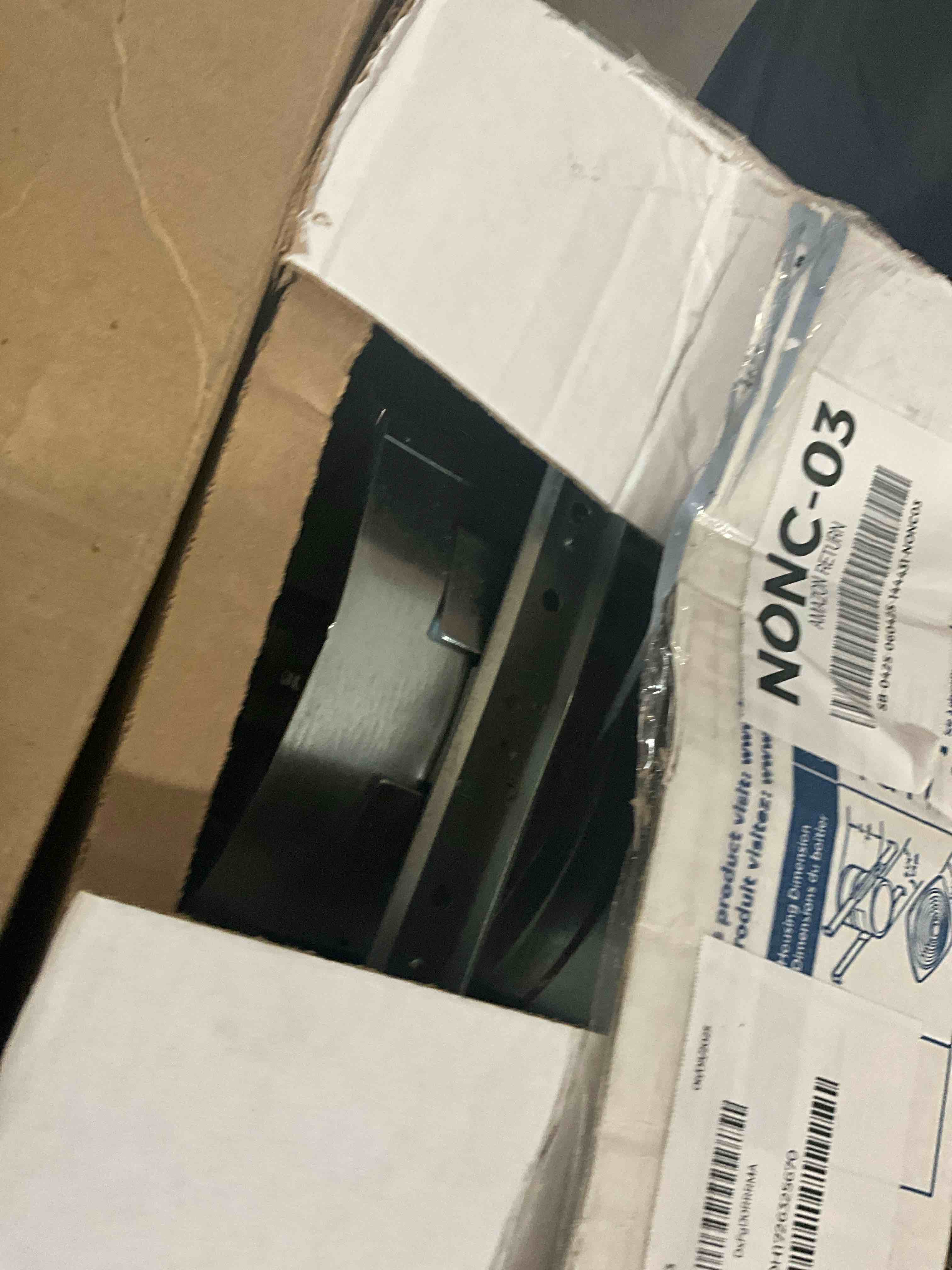 https://s3.amazonaws.com/lotting-images-prod/bidfta/GRA1443721_1752867367410.jpeg