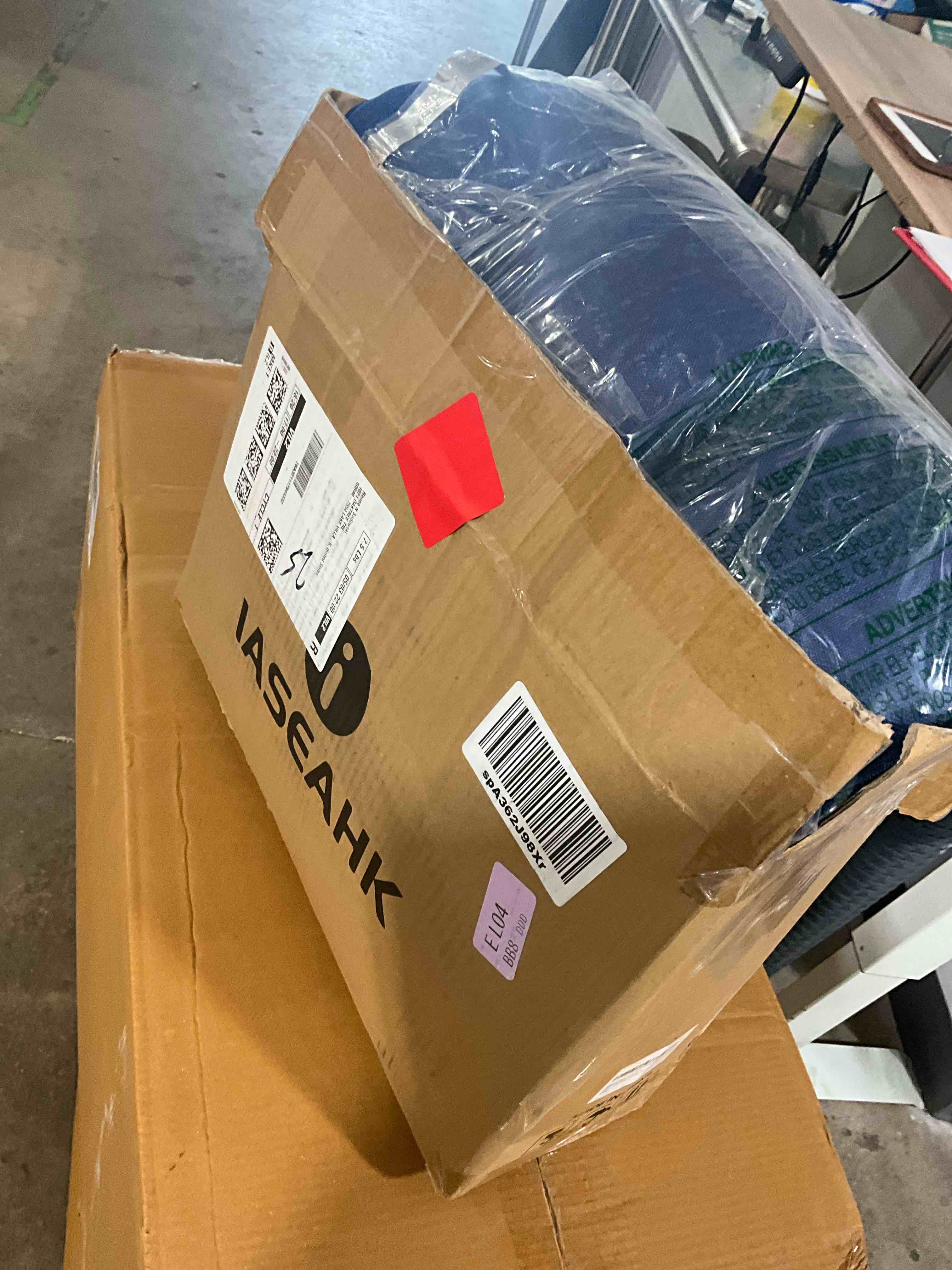 https://s3.amazonaws.com/lotting-images-prod/bidfta/GRA1443789_1753108407358.jpeg