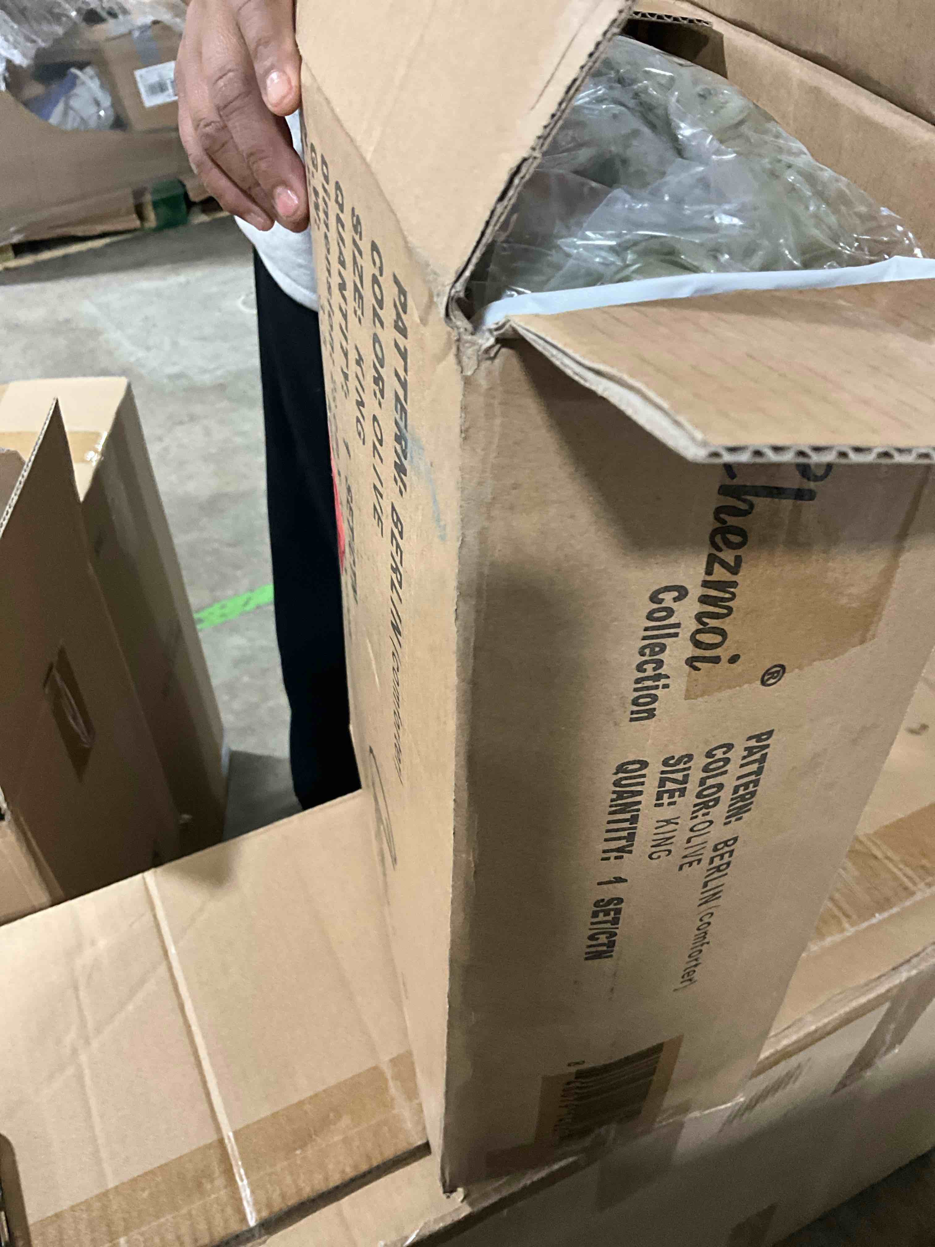 https://s3.amazonaws.com/lotting-images-prod/bidfta/GRA1443926_1753128453093.jpeg