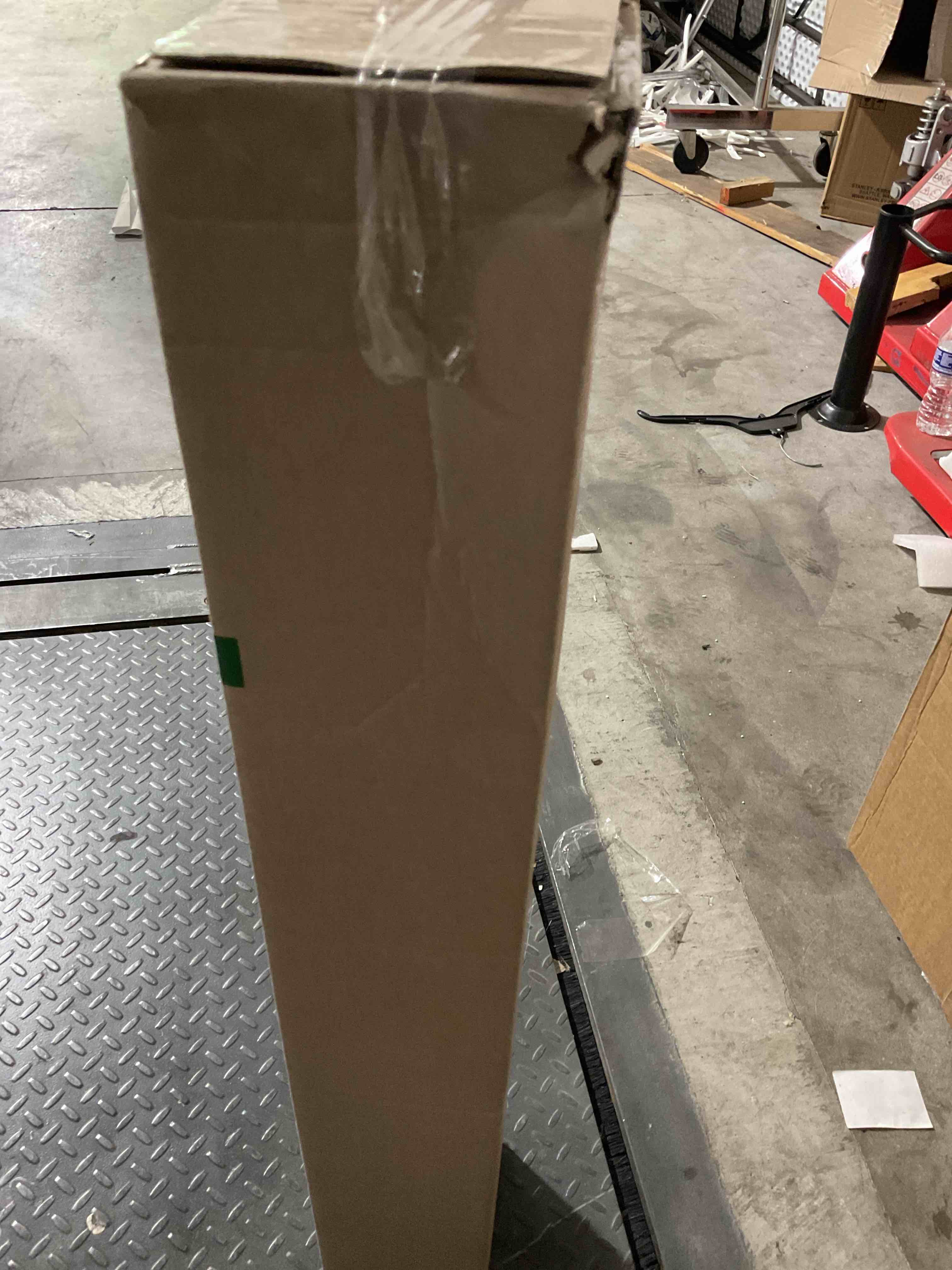 https://s3.amazonaws.com/lotting-images-prod/bidfta/GRA1444070_1757108981974.jpeg