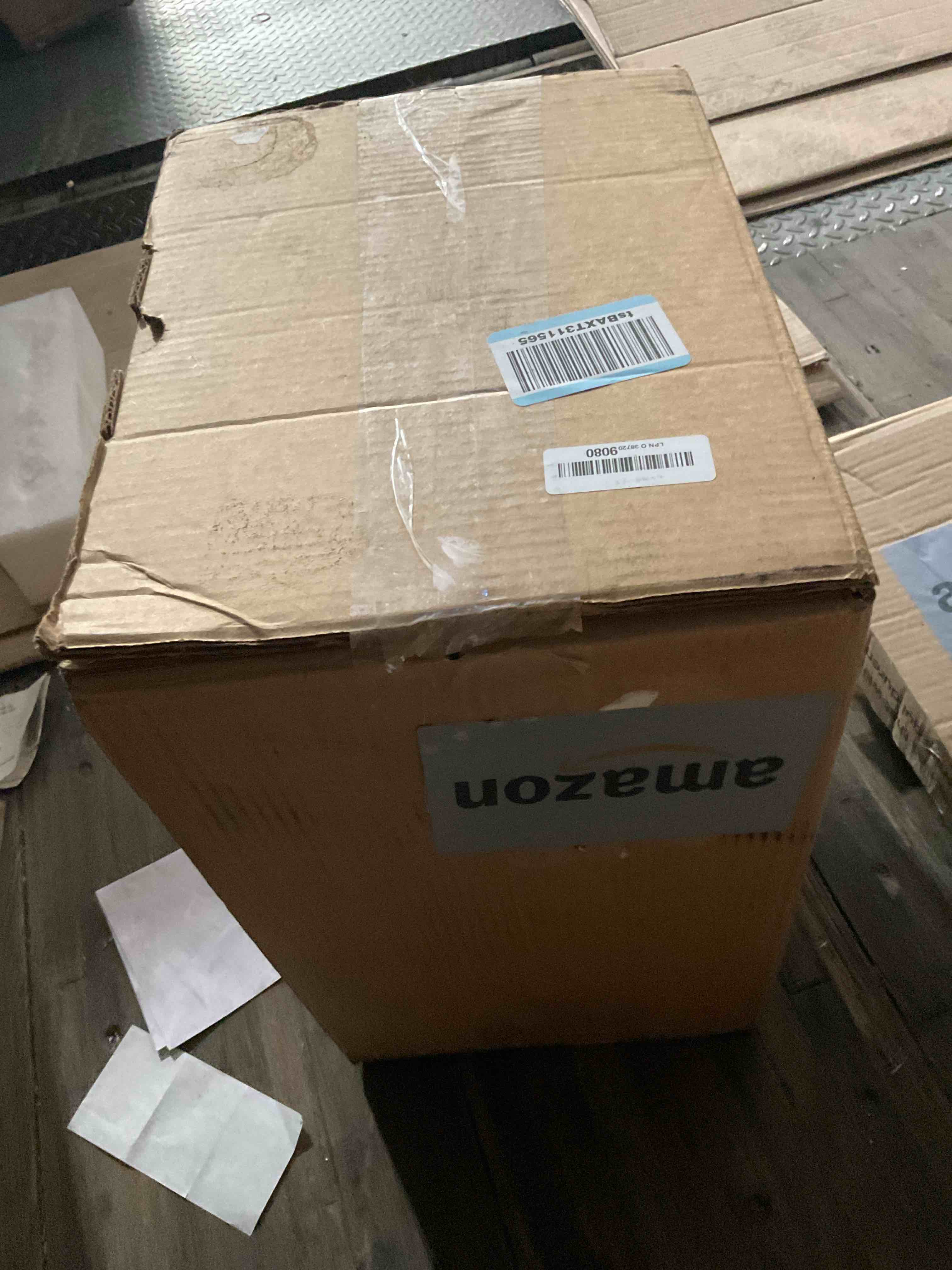 https://s3.amazonaws.com/lotting-images-prod/bidfta/GRA1444157_1757353985935.jpeg