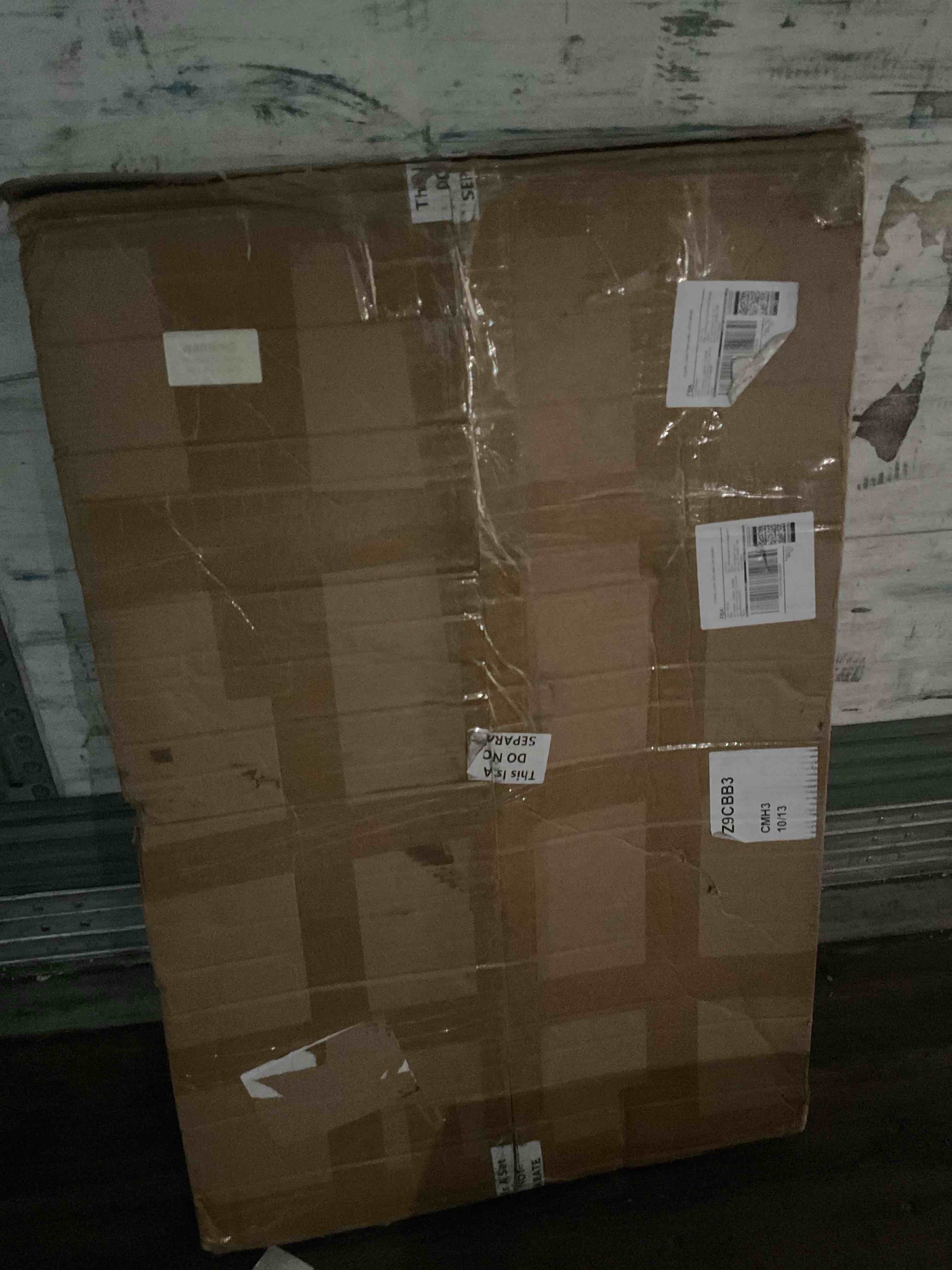 https://s3.amazonaws.com/lotting-images-prod/bidfta/GRA1444358_1757513100784.jpeg