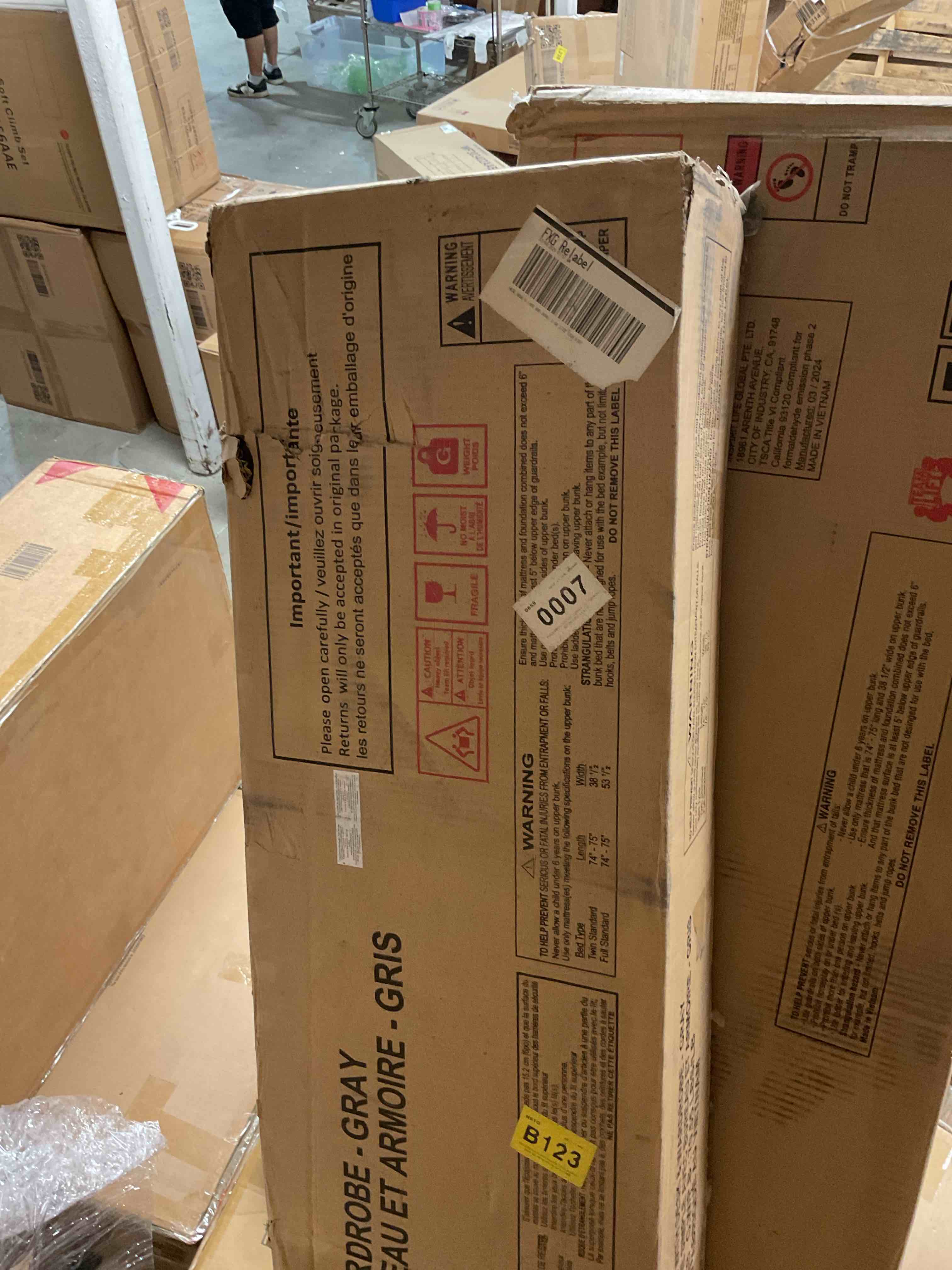 https://s3.amazonaws.com/lotting-images-prod/bidfta/GRA1445277_1758138059875.jpeg