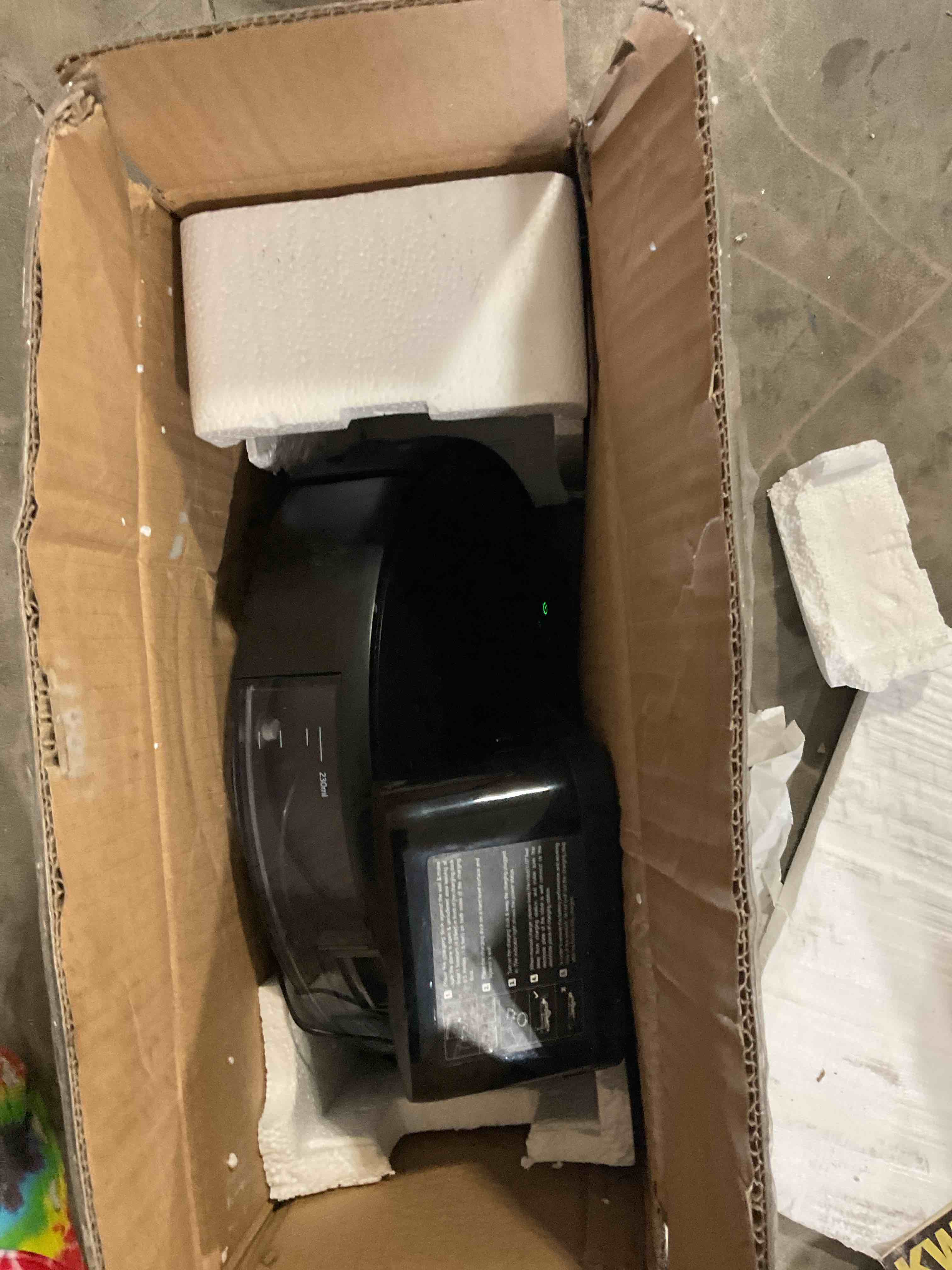 https://s3.amazonaws.com/lotting-images-prod/bidfta/GRA1445418_1758299642811.jpeg
