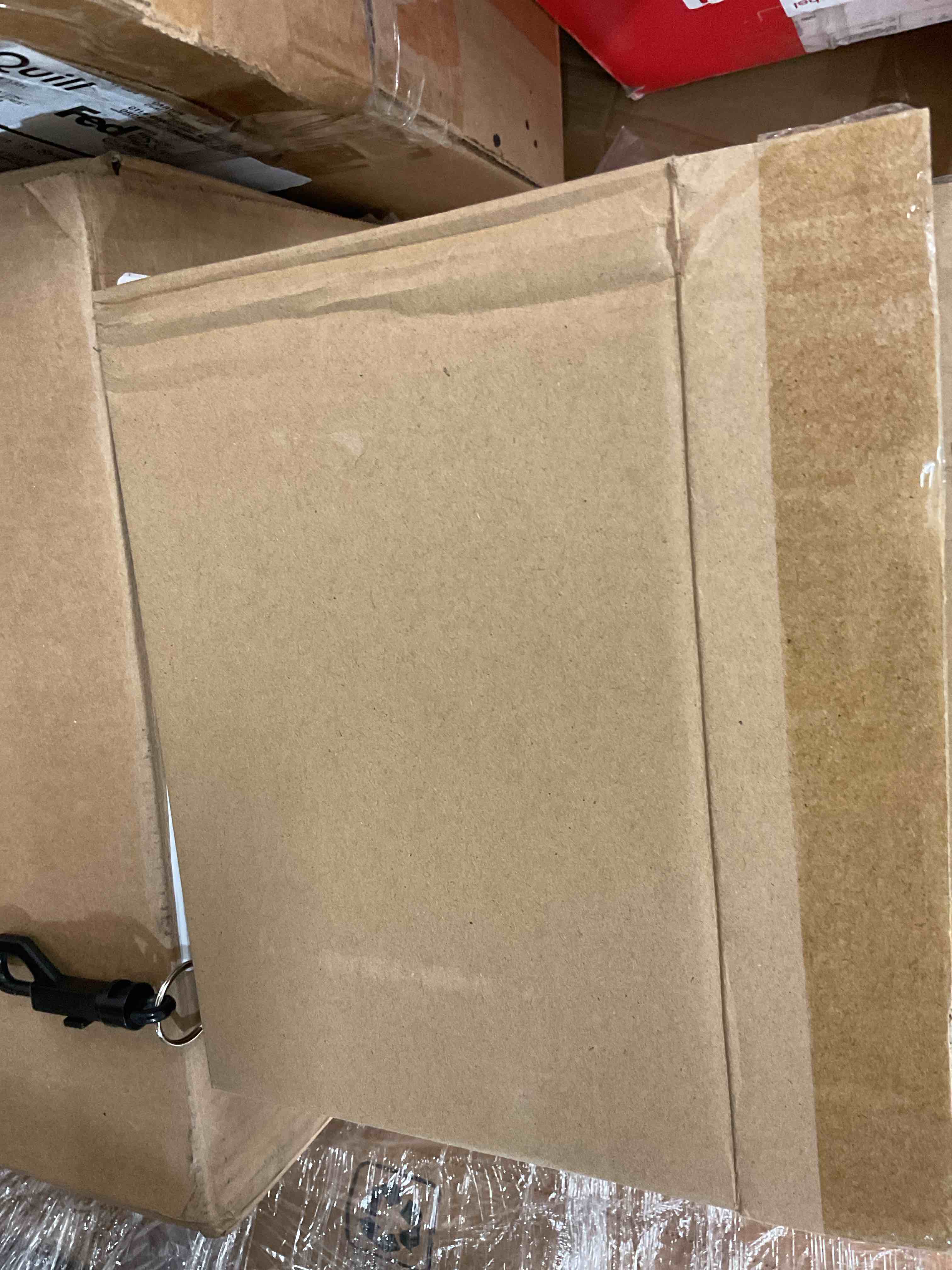 https://s3.amazonaws.com/lotting-images-prod/bidfta/GRA1445471_1758568302766.jpeg