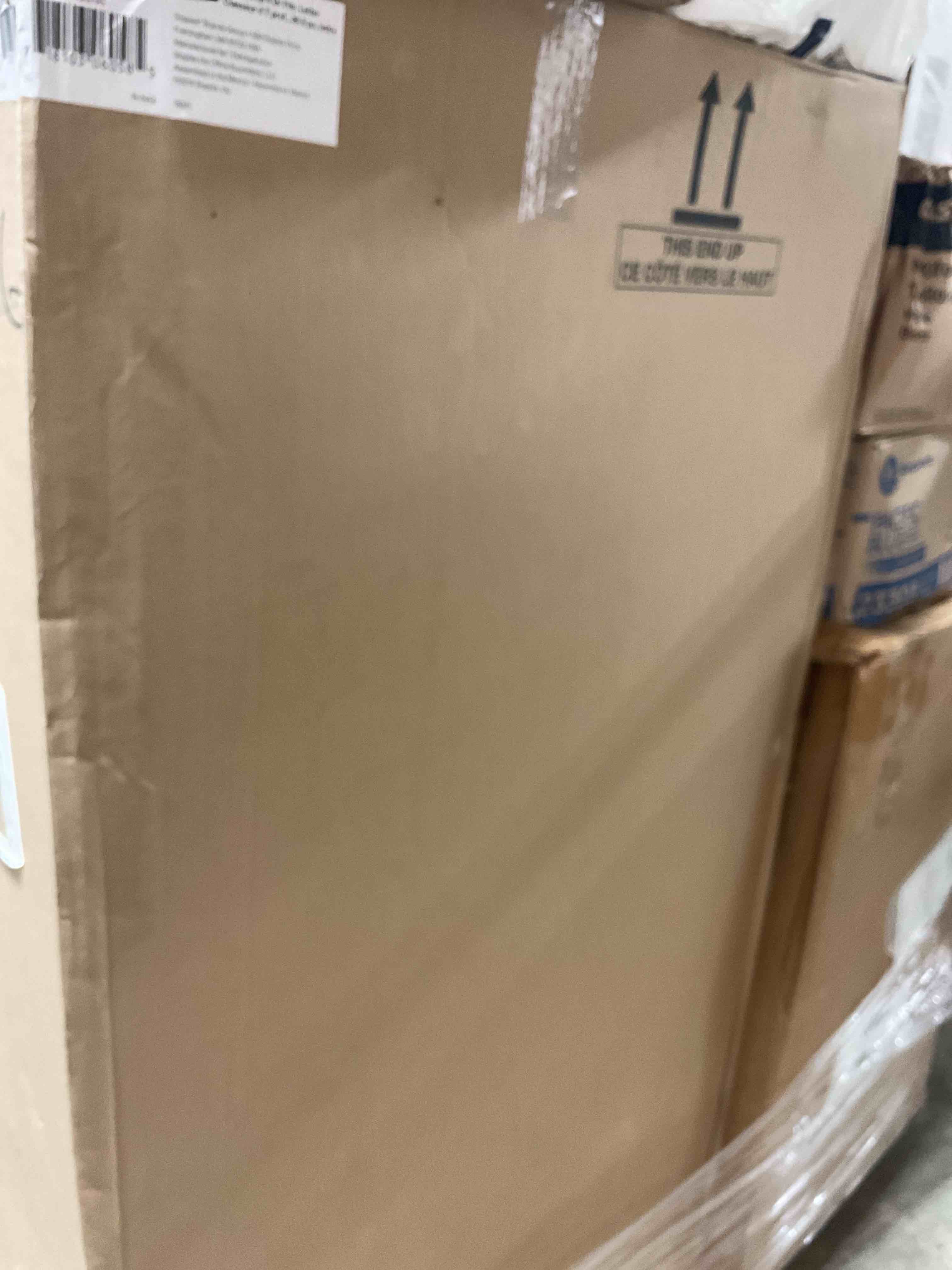 https://s3.amazonaws.com/lotting-images-prod/bidfta/GRA1445553_1758647200438.jpeg