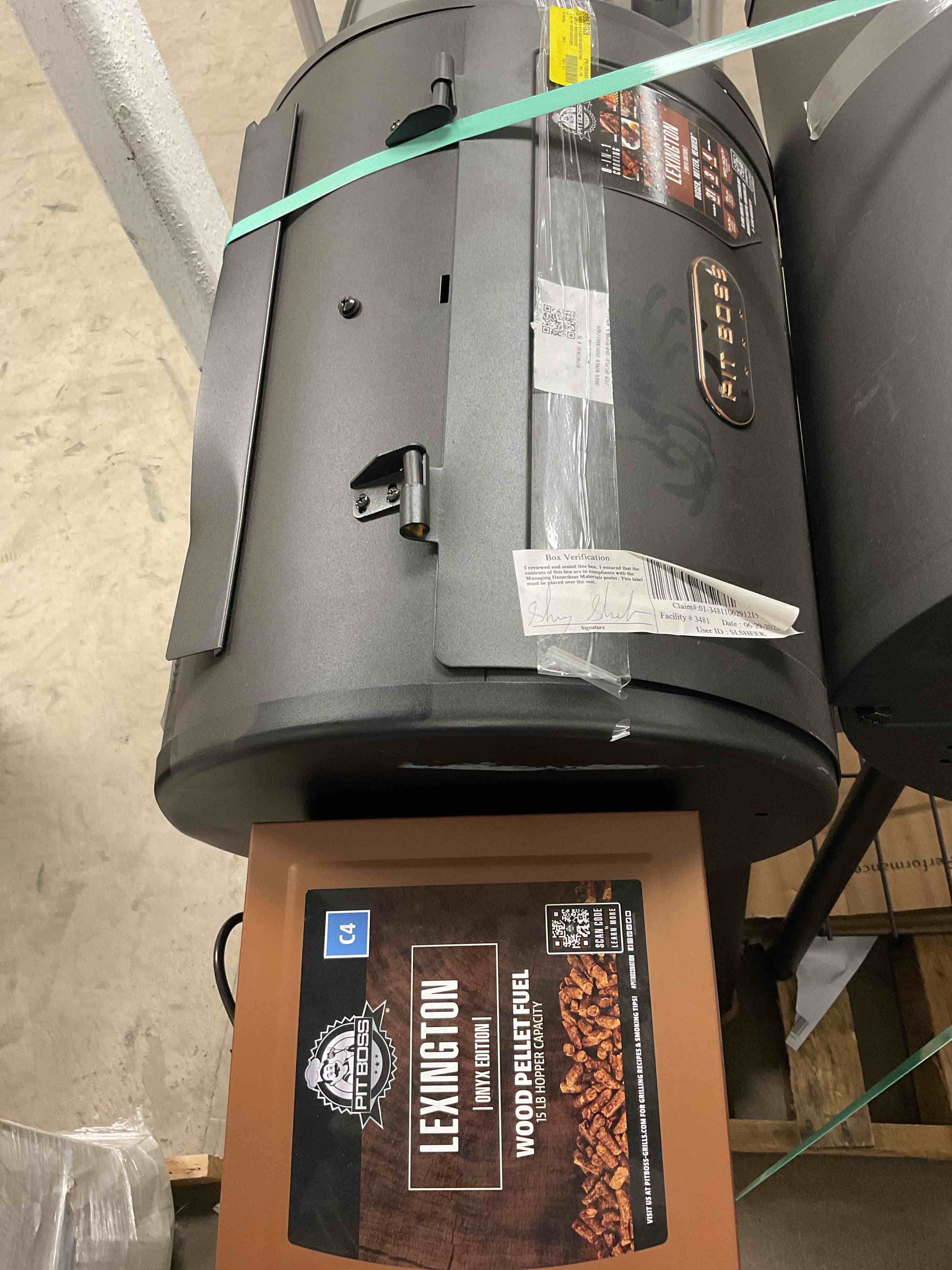 https://s3.amazonaws.com/lotting-images-prod/bidfta/GRA1445779_1759326865127.jpeg