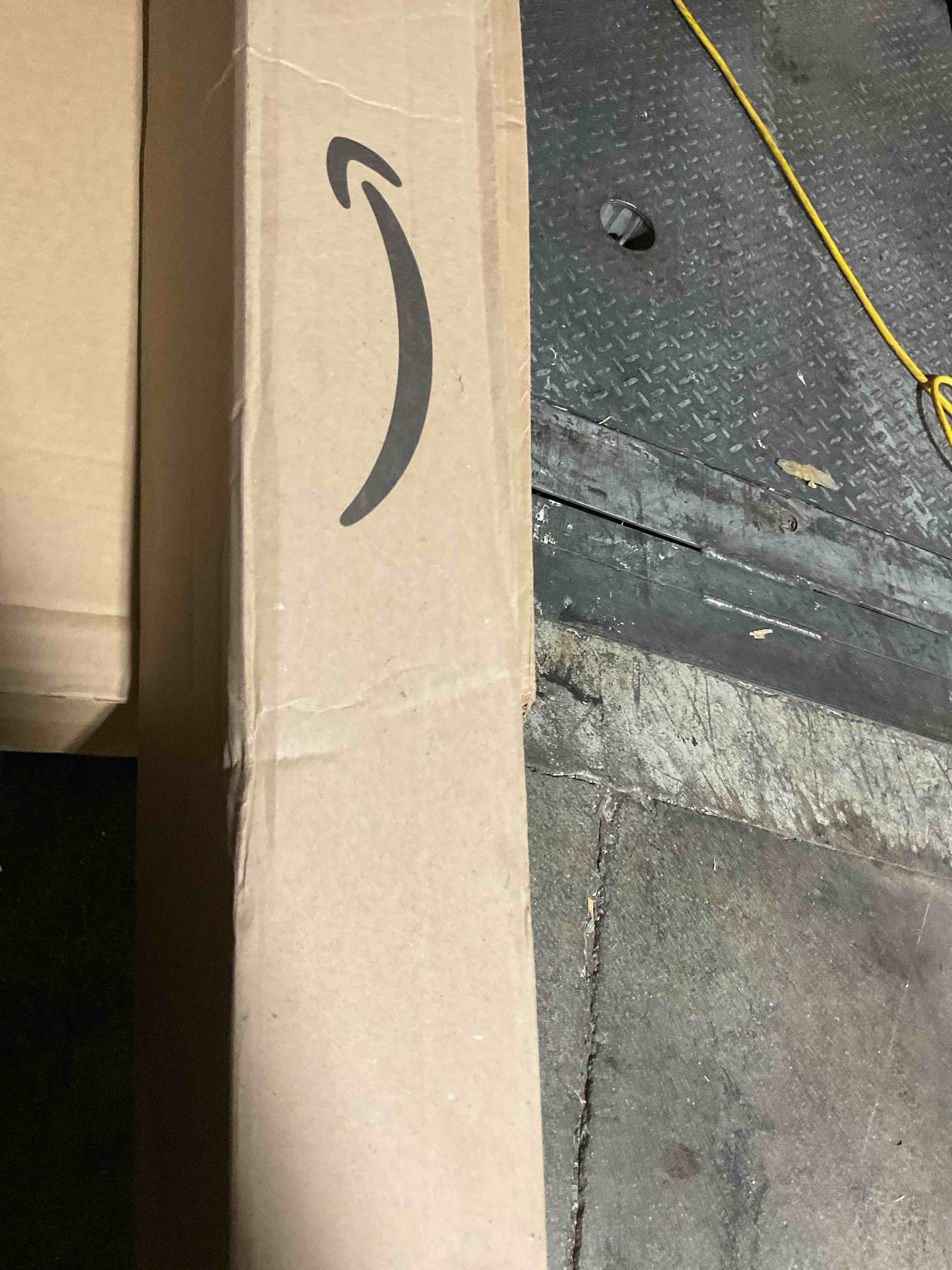 https://s3.amazonaws.com/lotting-images-prod/bidfta/GRA1446123_1759846369650.jpeg