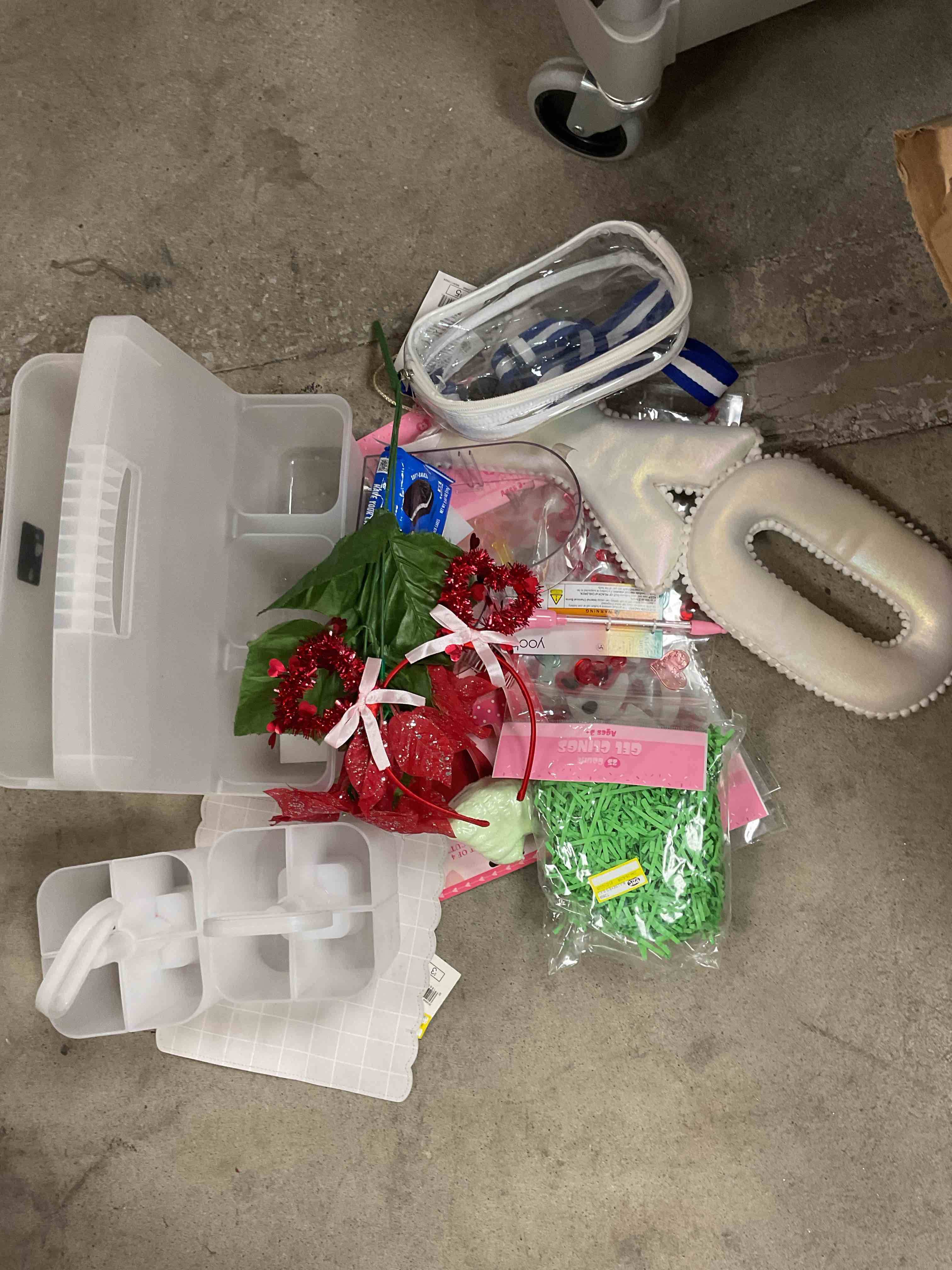 assorted item 