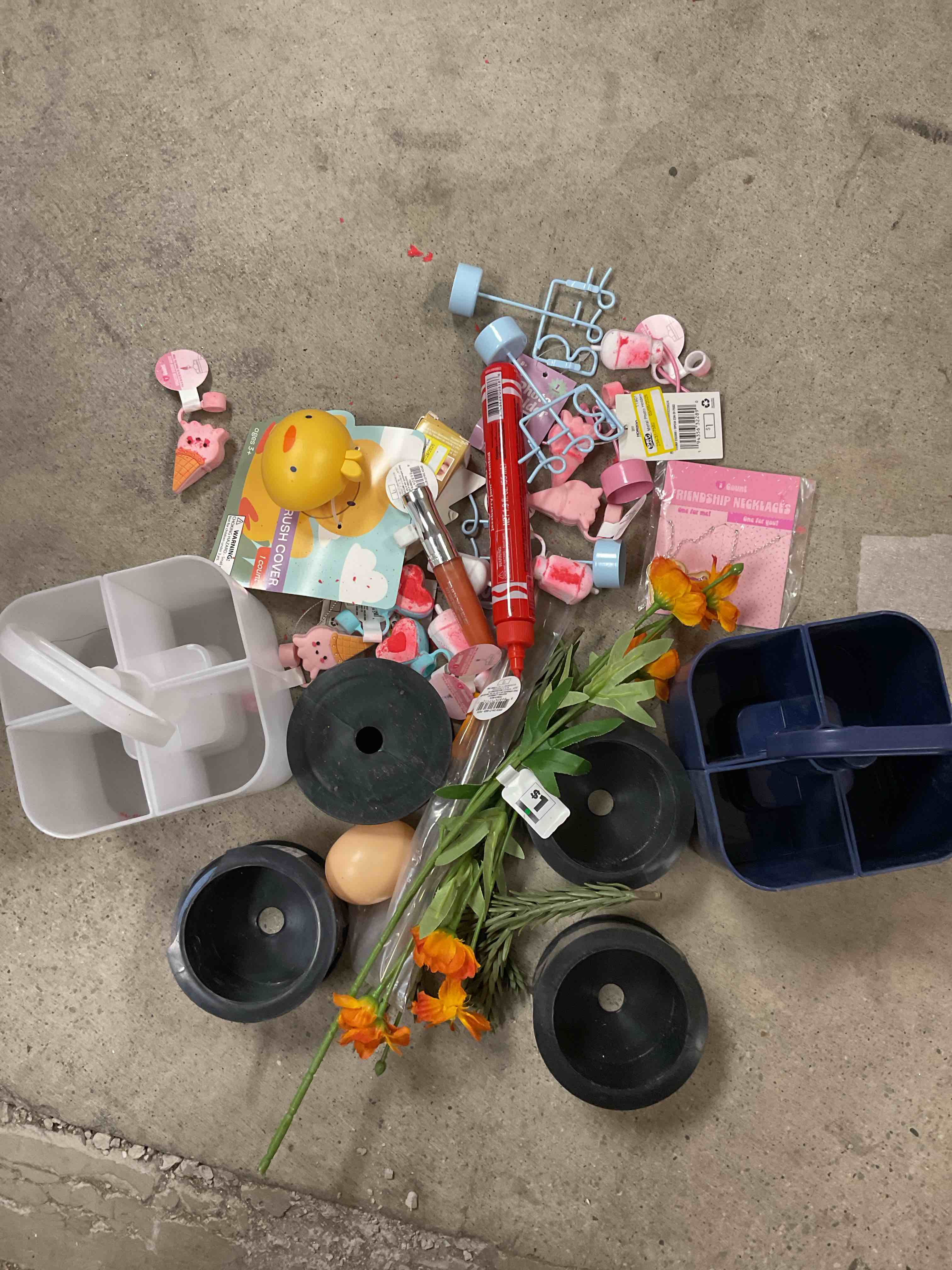 assorted item 