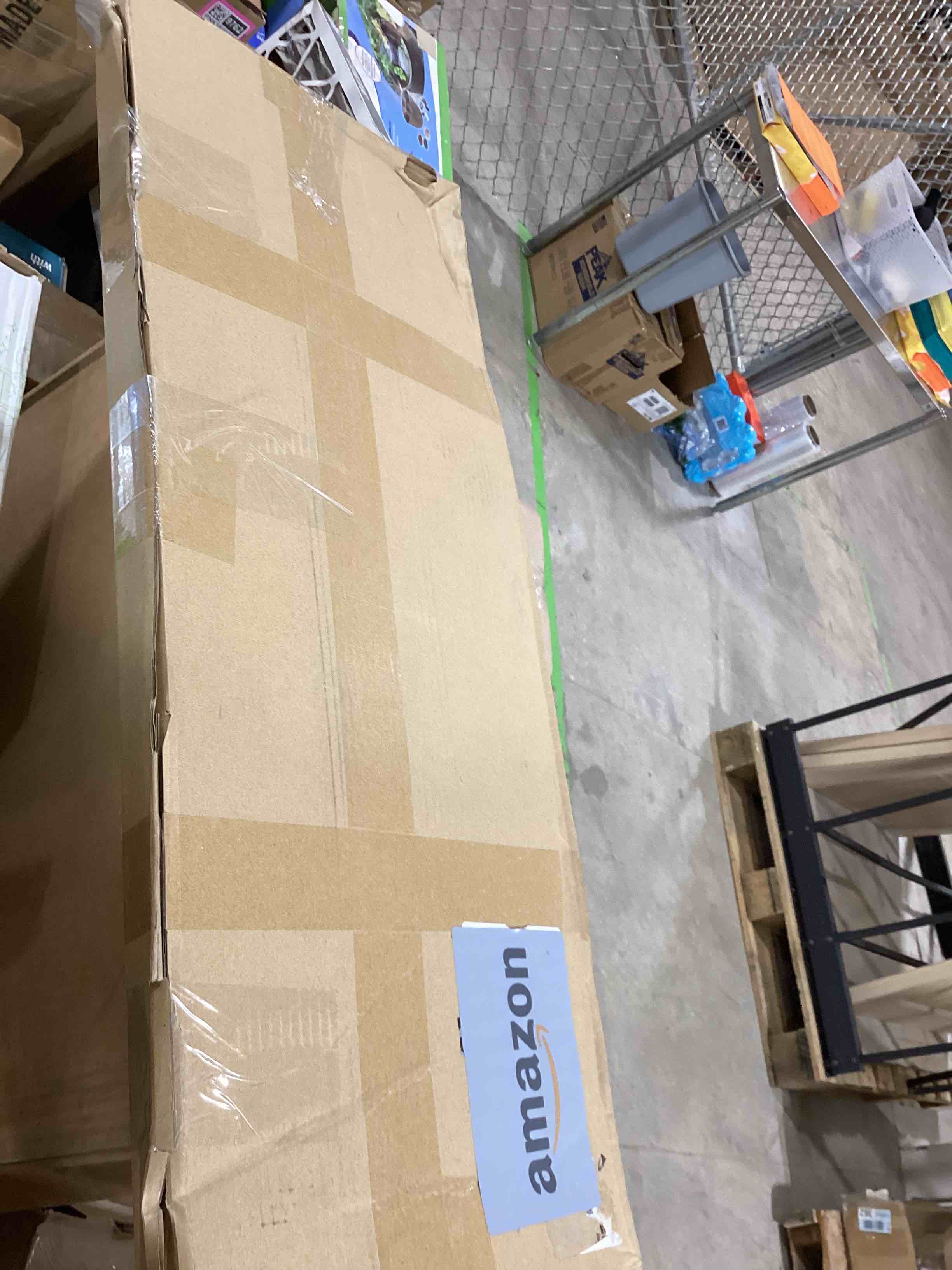 https://s3.amazonaws.com/lotting-images-prod/bidfta/GRA1448839_1750177446499.jpeg