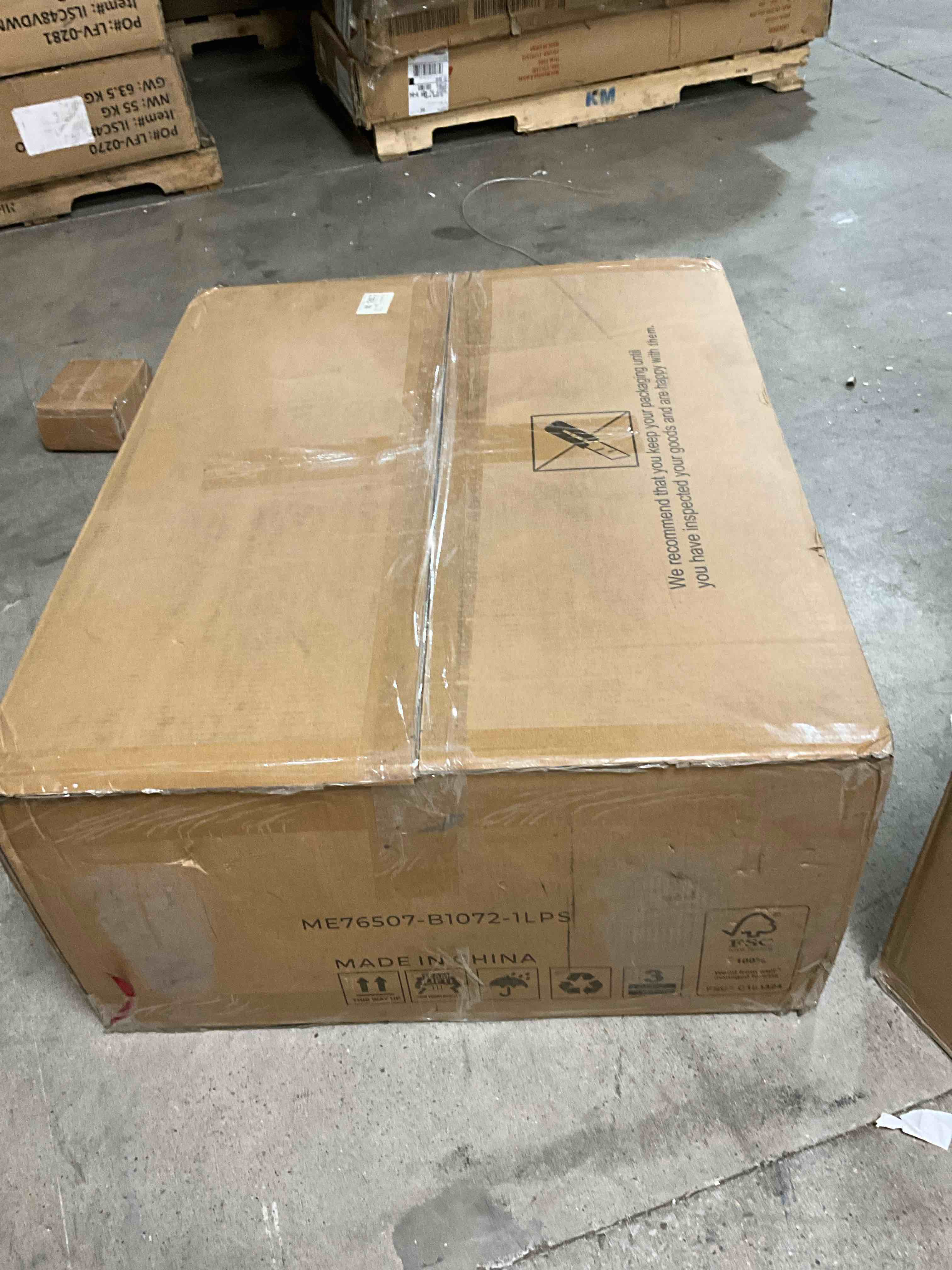 https://s3.amazonaws.com/lotting-images-prod/bidfta/GRA1448977_1750266024201.jpeg