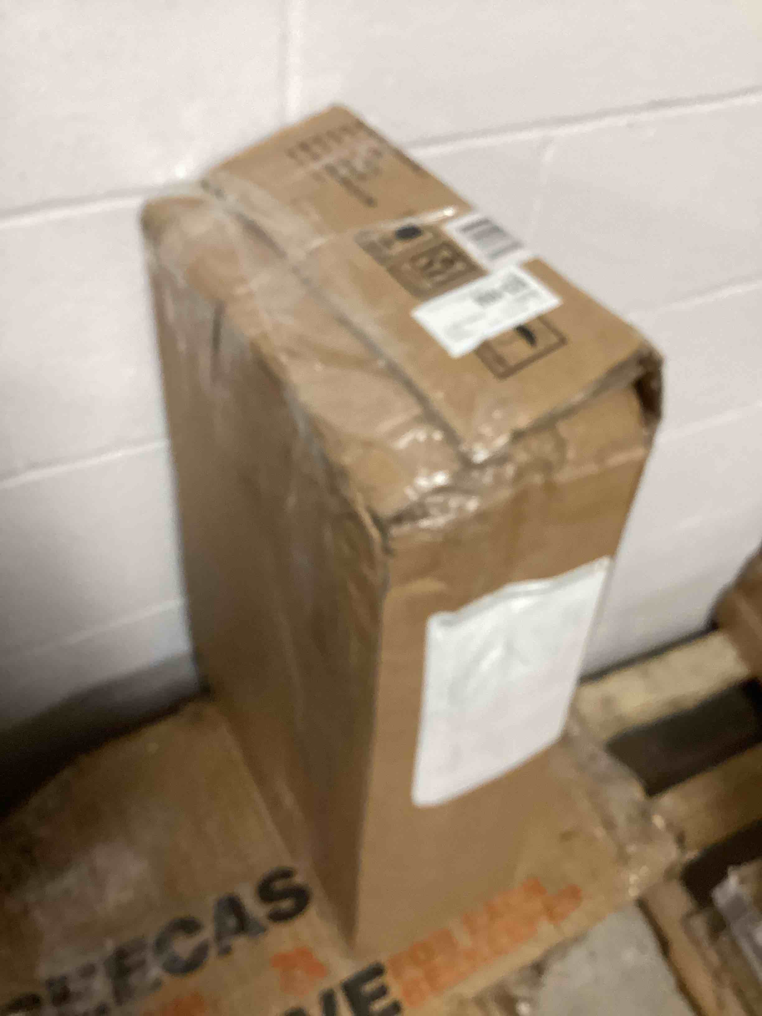 https://s3.amazonaws.com/lotting-images-prod/bidfta/GRA1449047_1750345742017.jpeg