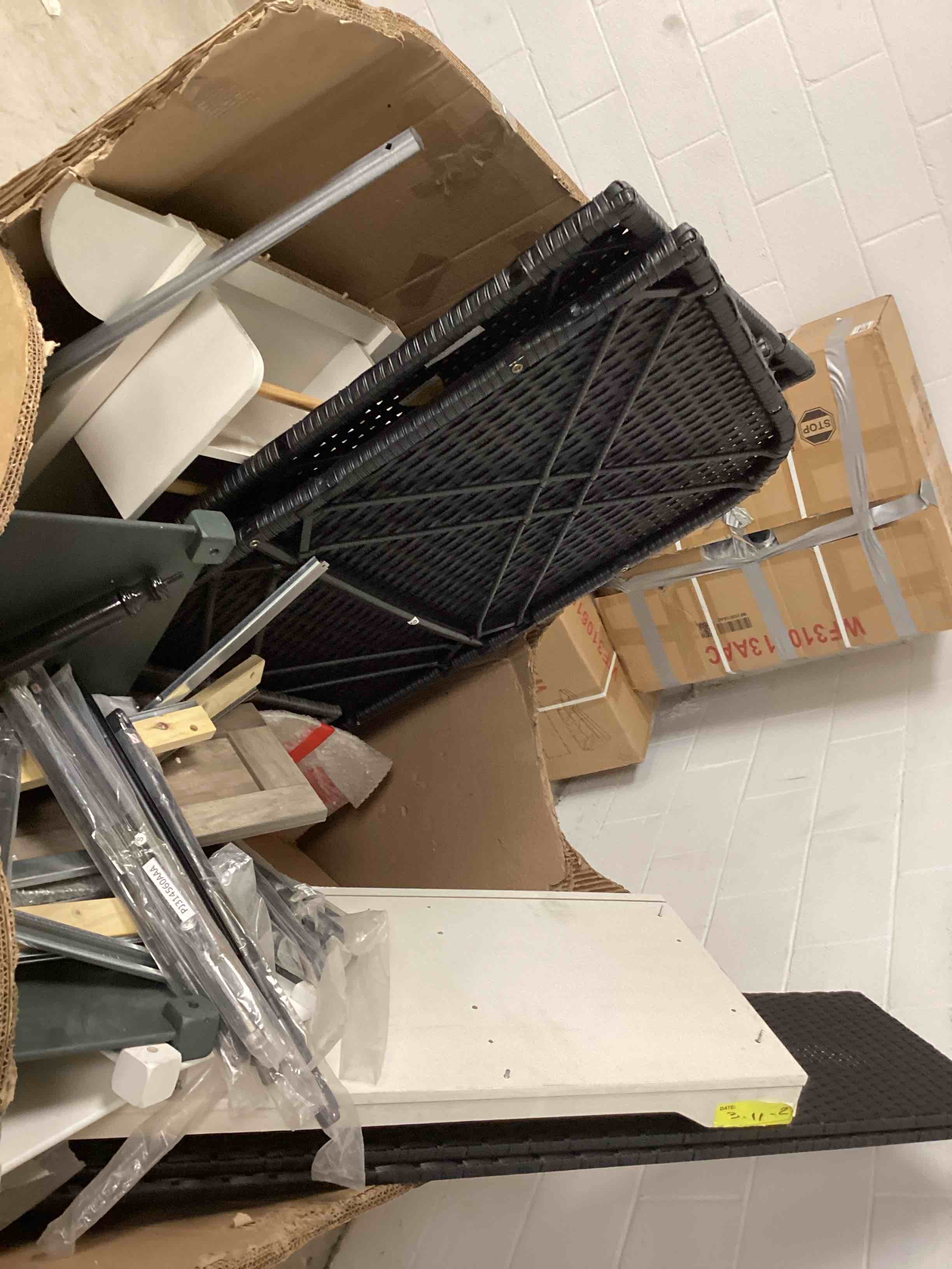 Assorted de Furniture Spare parts 