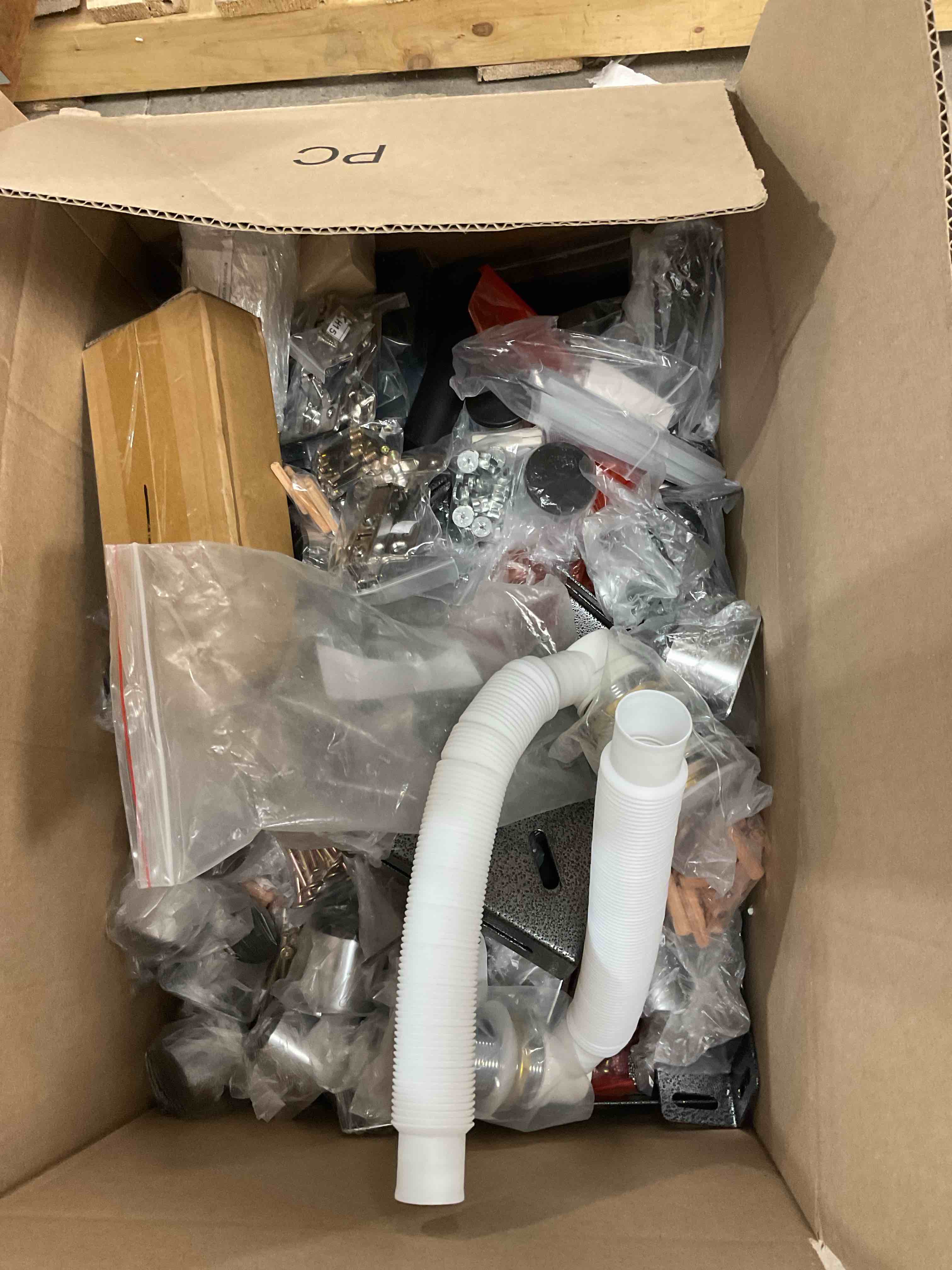 https://s3.amazonaws.com/lotting-images-prod/bidfta/GRA1449415_1759242757383.jpeg