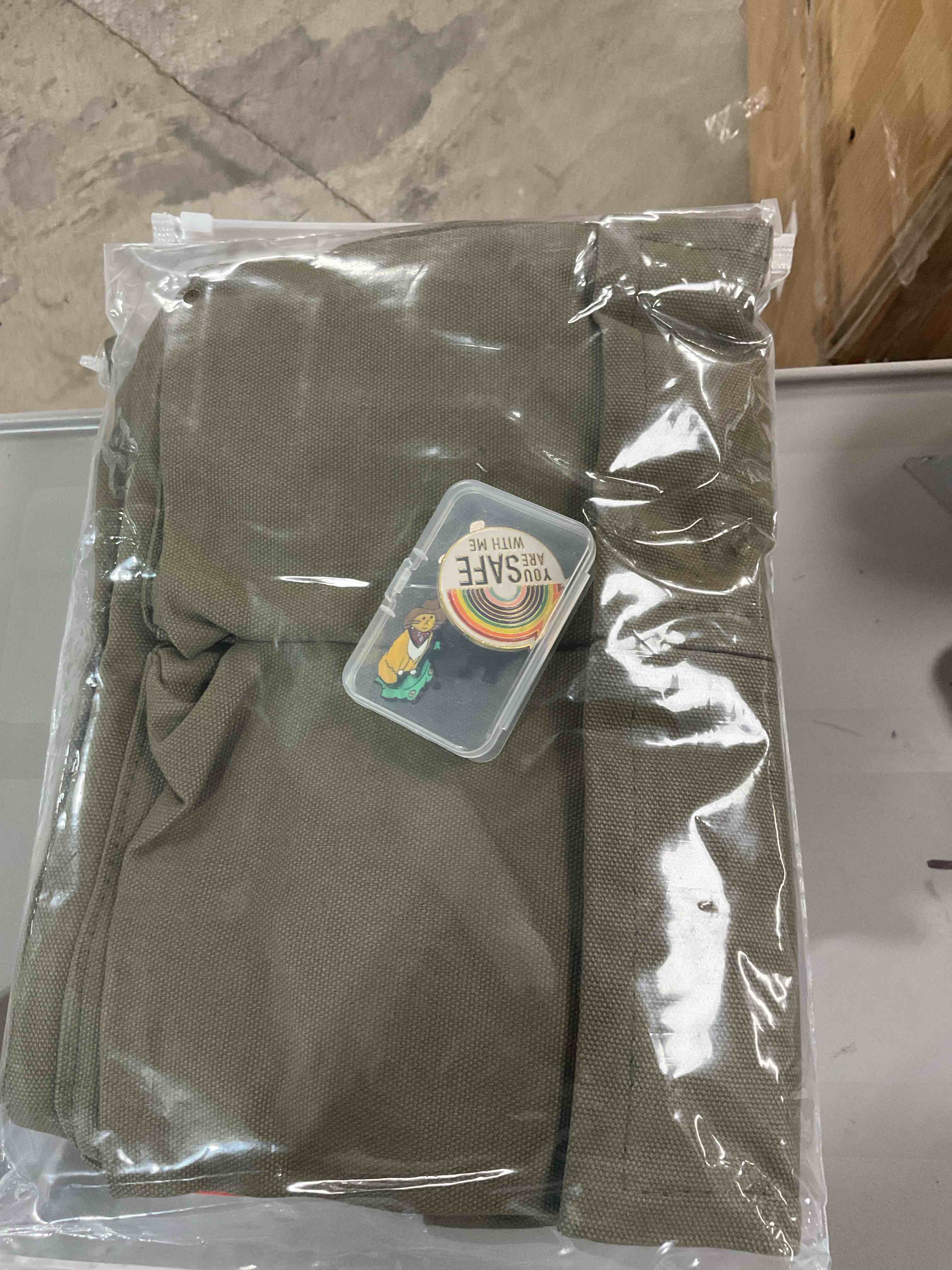 https://s3.amazonaws.com/lotting-images-prod/bidfta/GRA1449589_1761055323623.jpeg