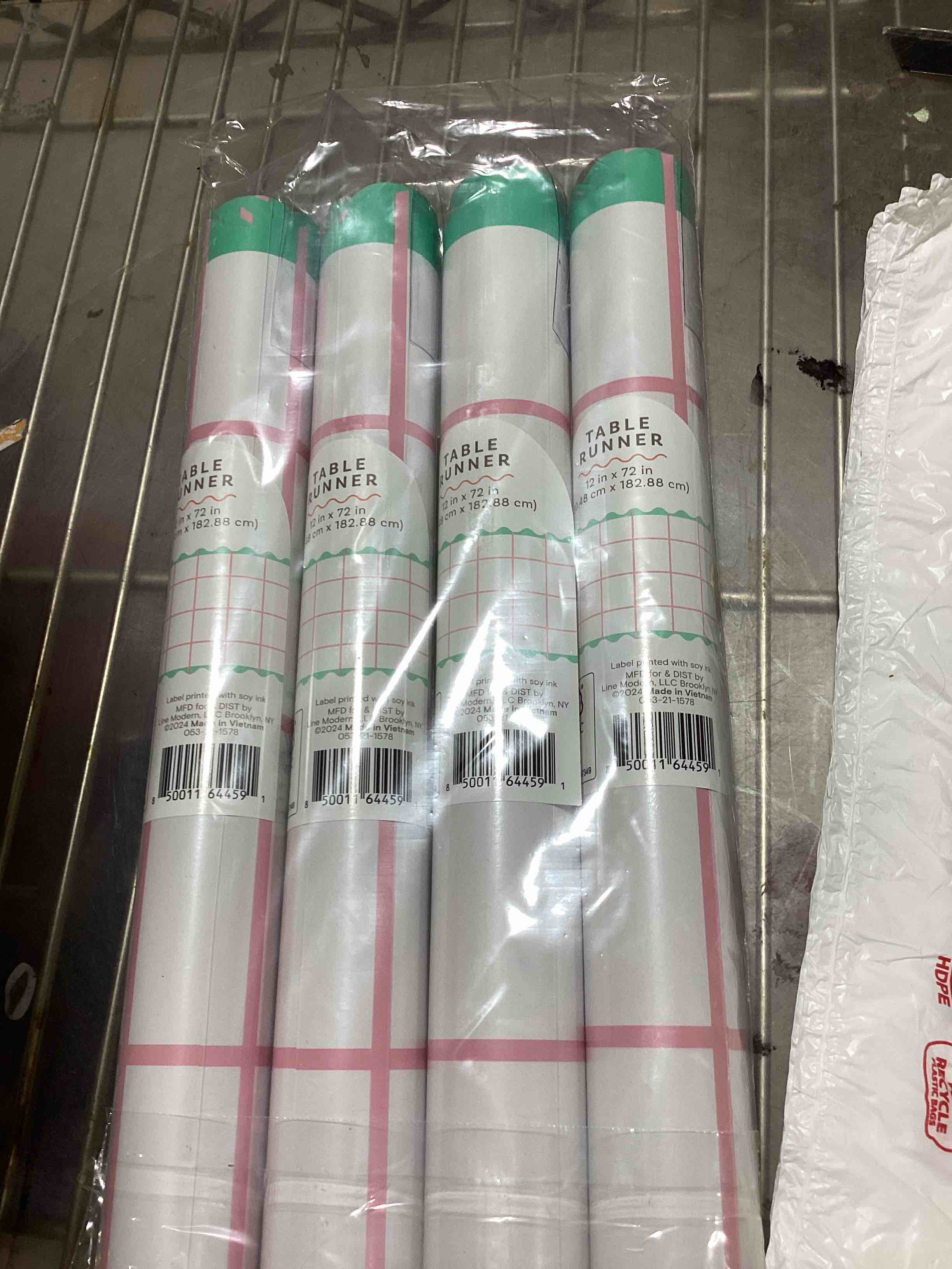 https://s3.amazonaws.com/lotting-images-prod/bidfta/GRA1451075_1752156014357.jpeg