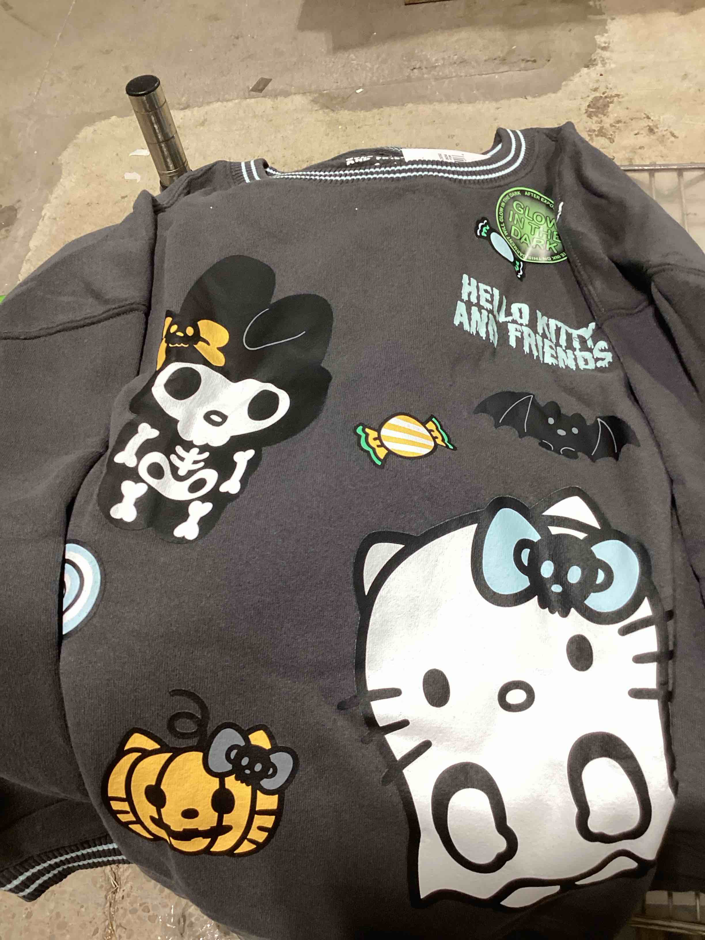 https://s3.amazonaws.com/lotting-images-prod/bidfta/GRA1451252_1752183588097.jpeg