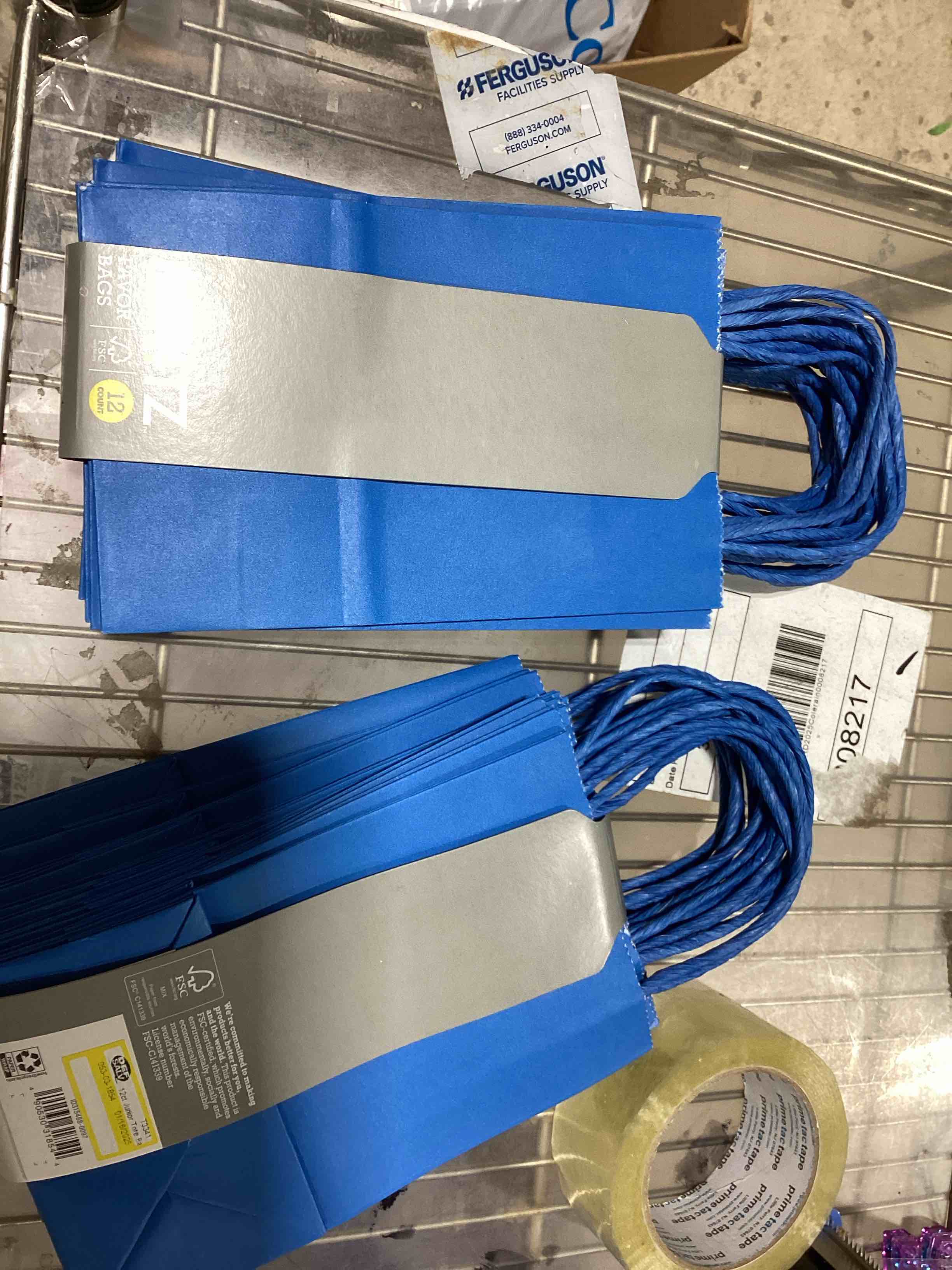 https://s3.amazonaws.com/lotting-images-prod/bidfta/GRA1451256_1752184296415.jpeg