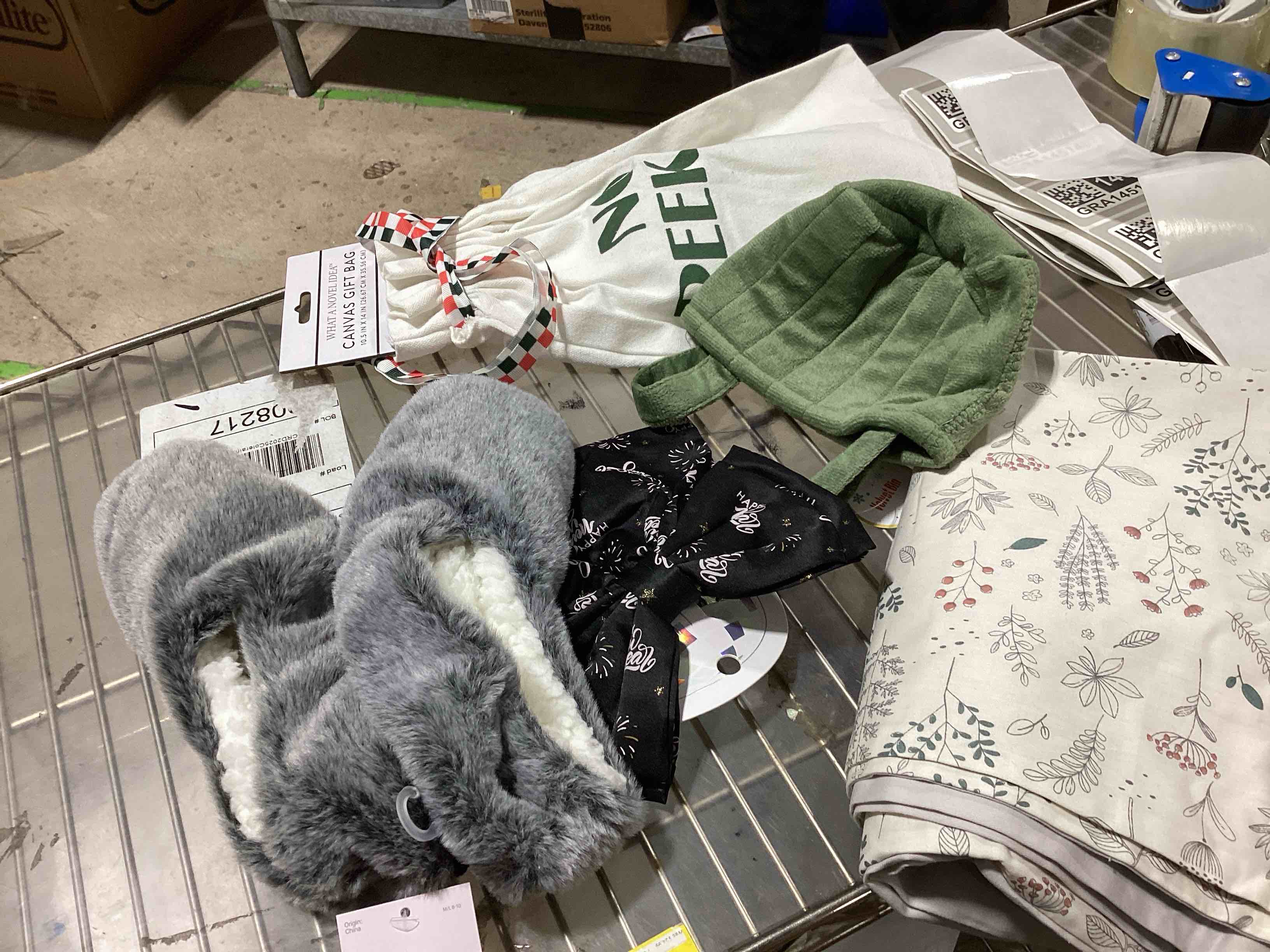 assorted item 