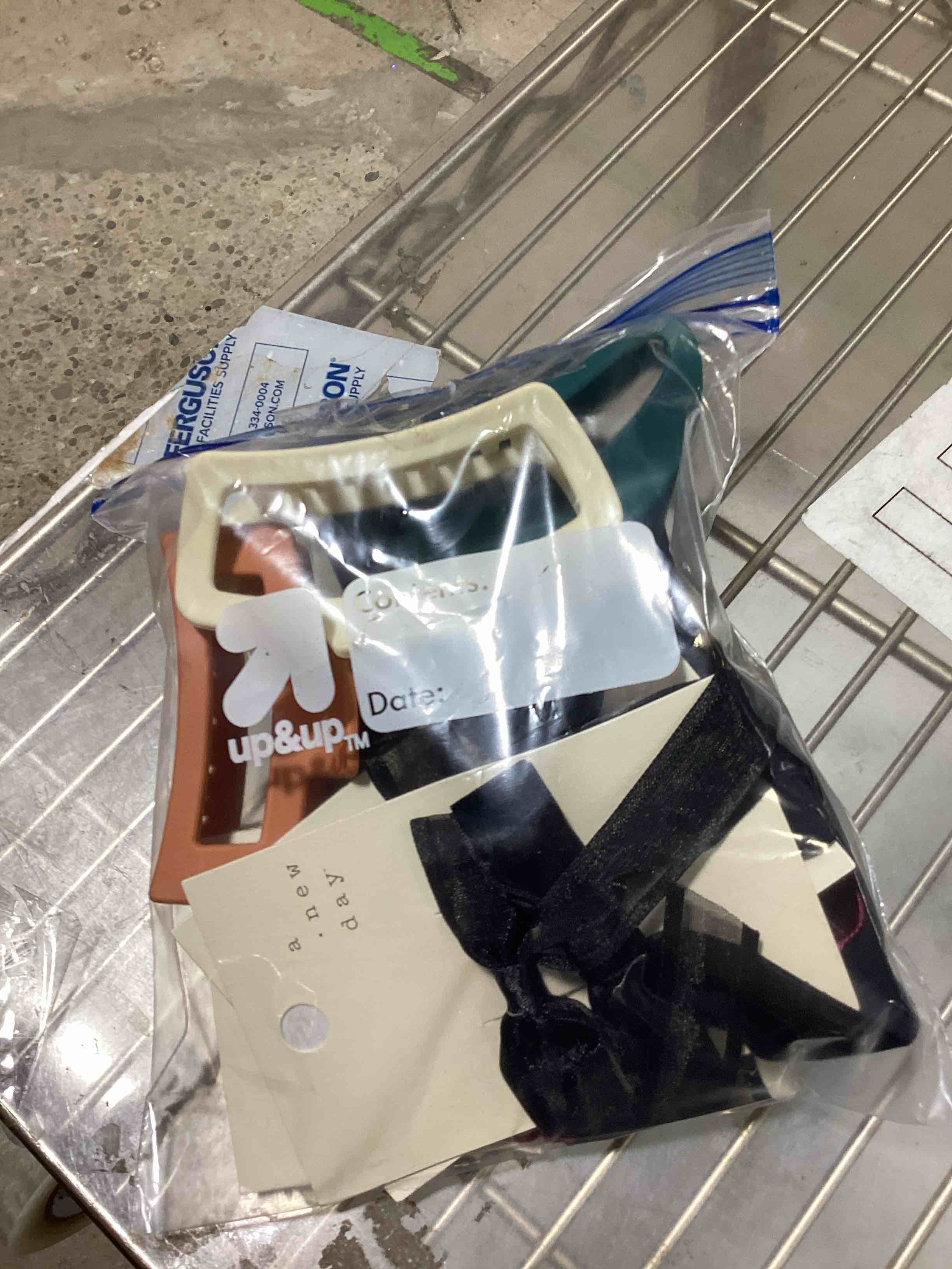 https://s3.amazonaws.com/lotting-images-prod/bidfta/GRA1451421_1752510418120.jpeg