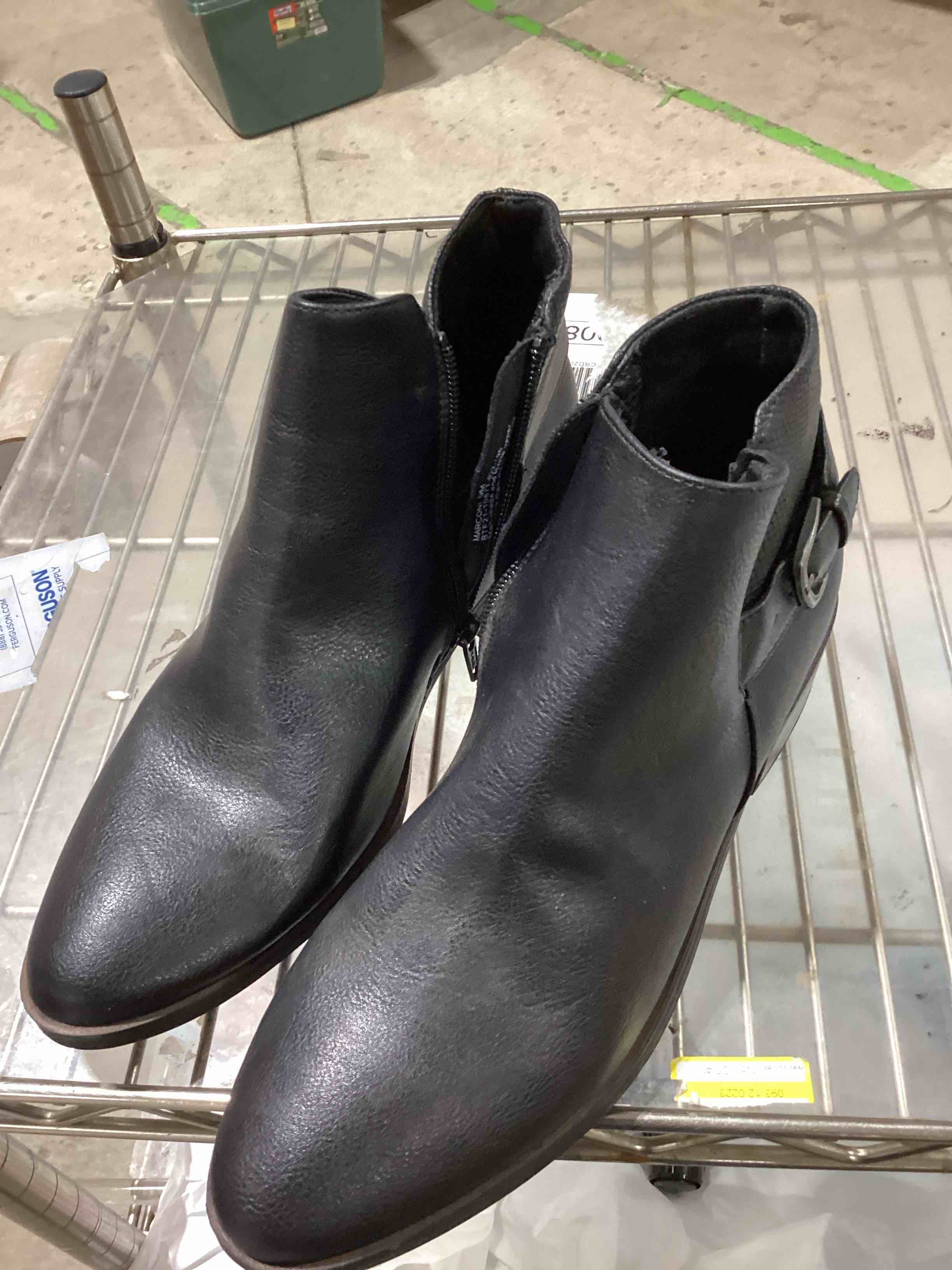 Women’s shoes size 9 color black