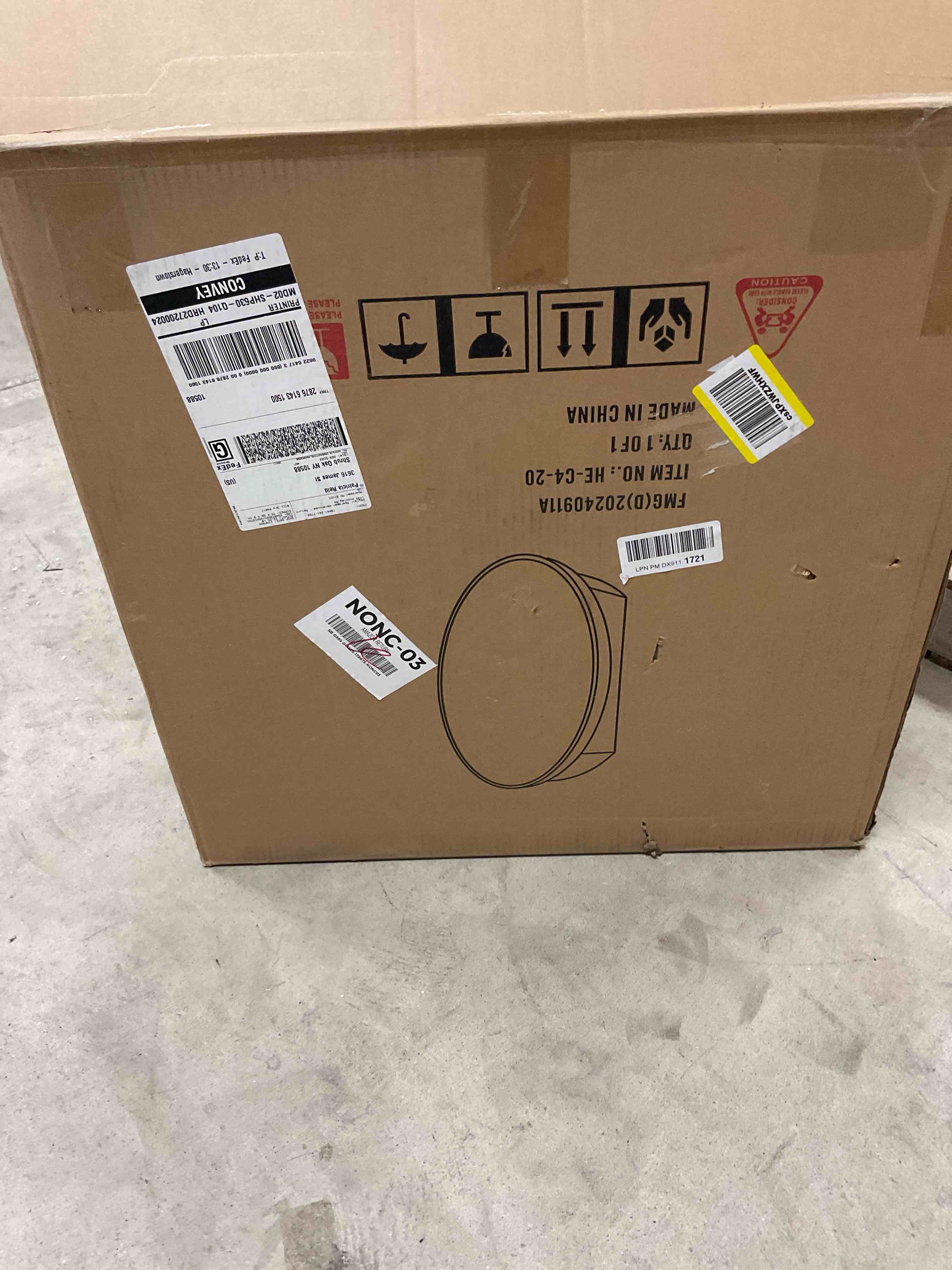 https://s3.amazonaws.com/lotting-images-prod/bidfta/GRA1451851_1752686181569.jpeg