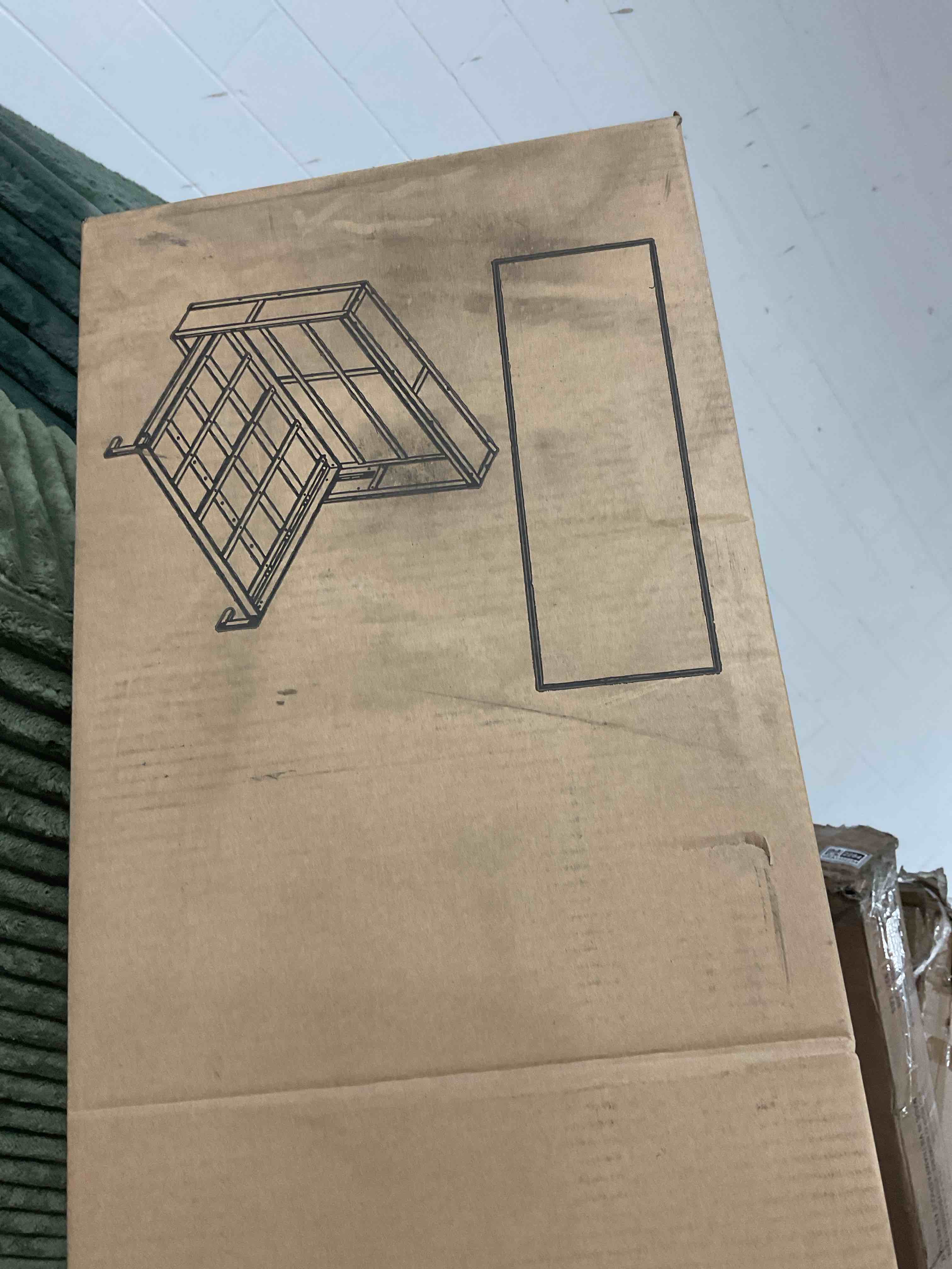 https://s3.amazonaws.com/lotting-images-prod/bidfta/GRA1452289_1753378604587.jpeg