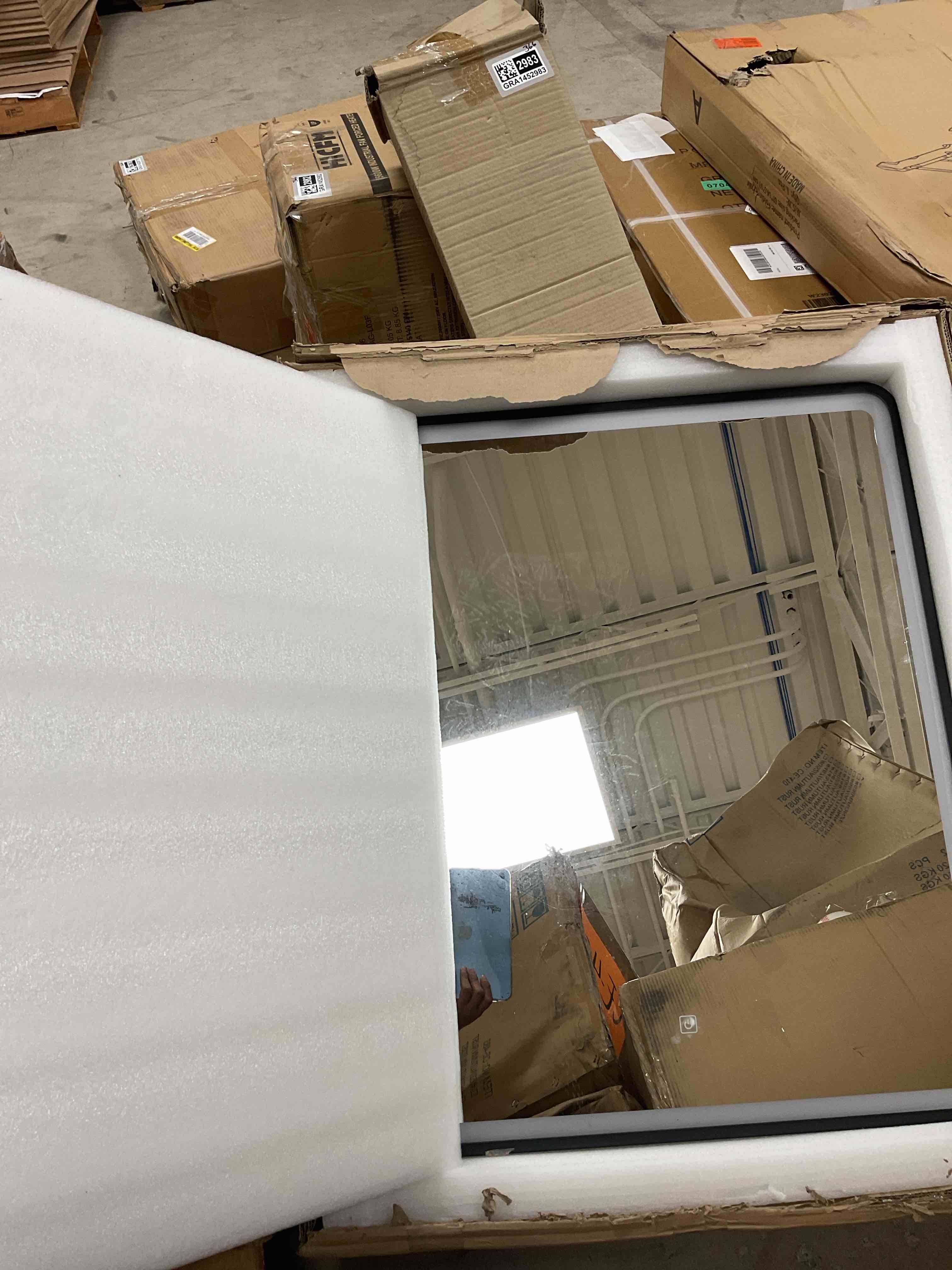 https://s3.amazonaws.com/lotting-images-prod/bidfta/GRA1452987_1753994555720.jpeg