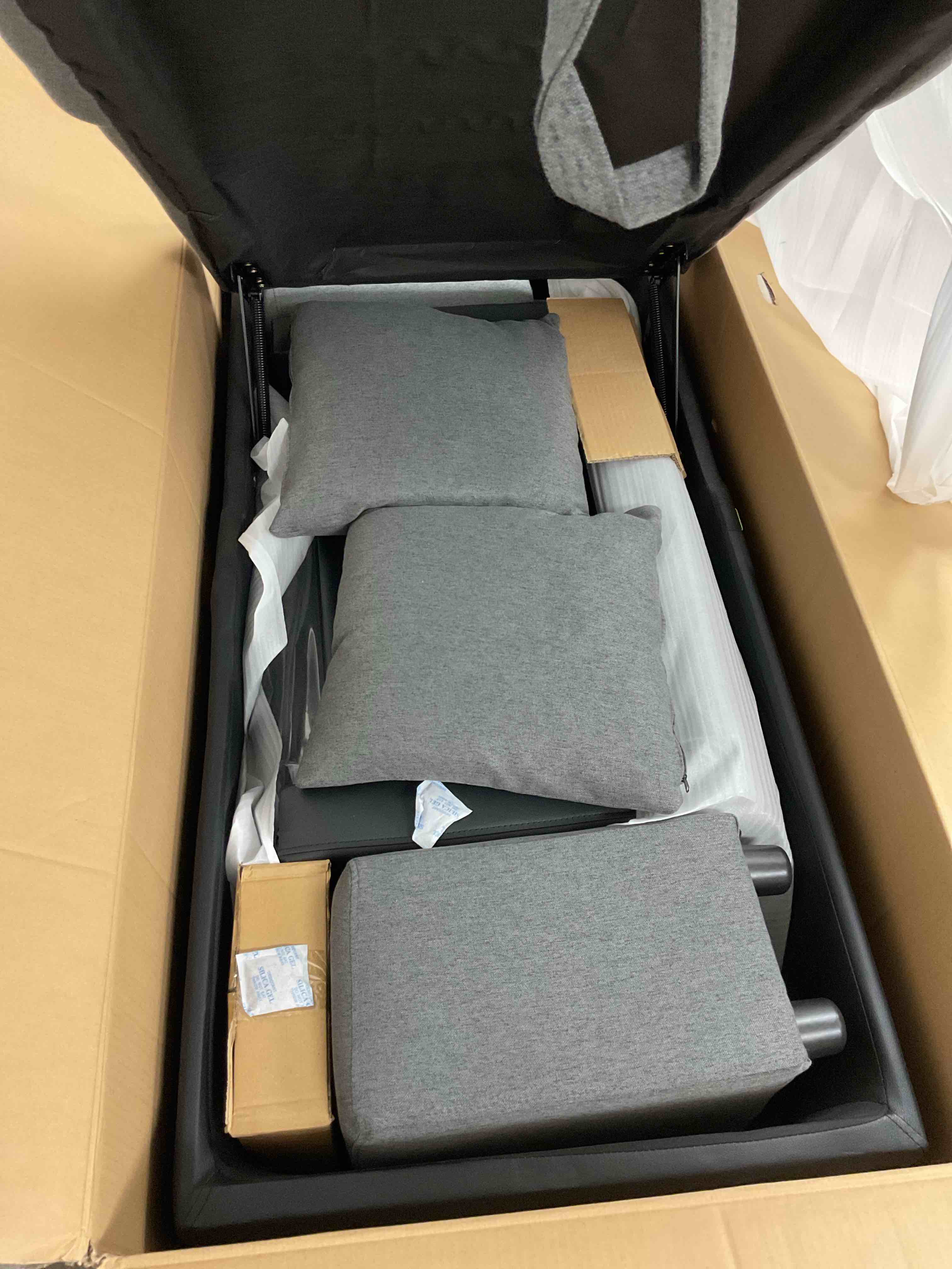 https://s3.amazonaws.com/lotting-images-prod/bidfta/GRA1452988_1753995189087.jpeg