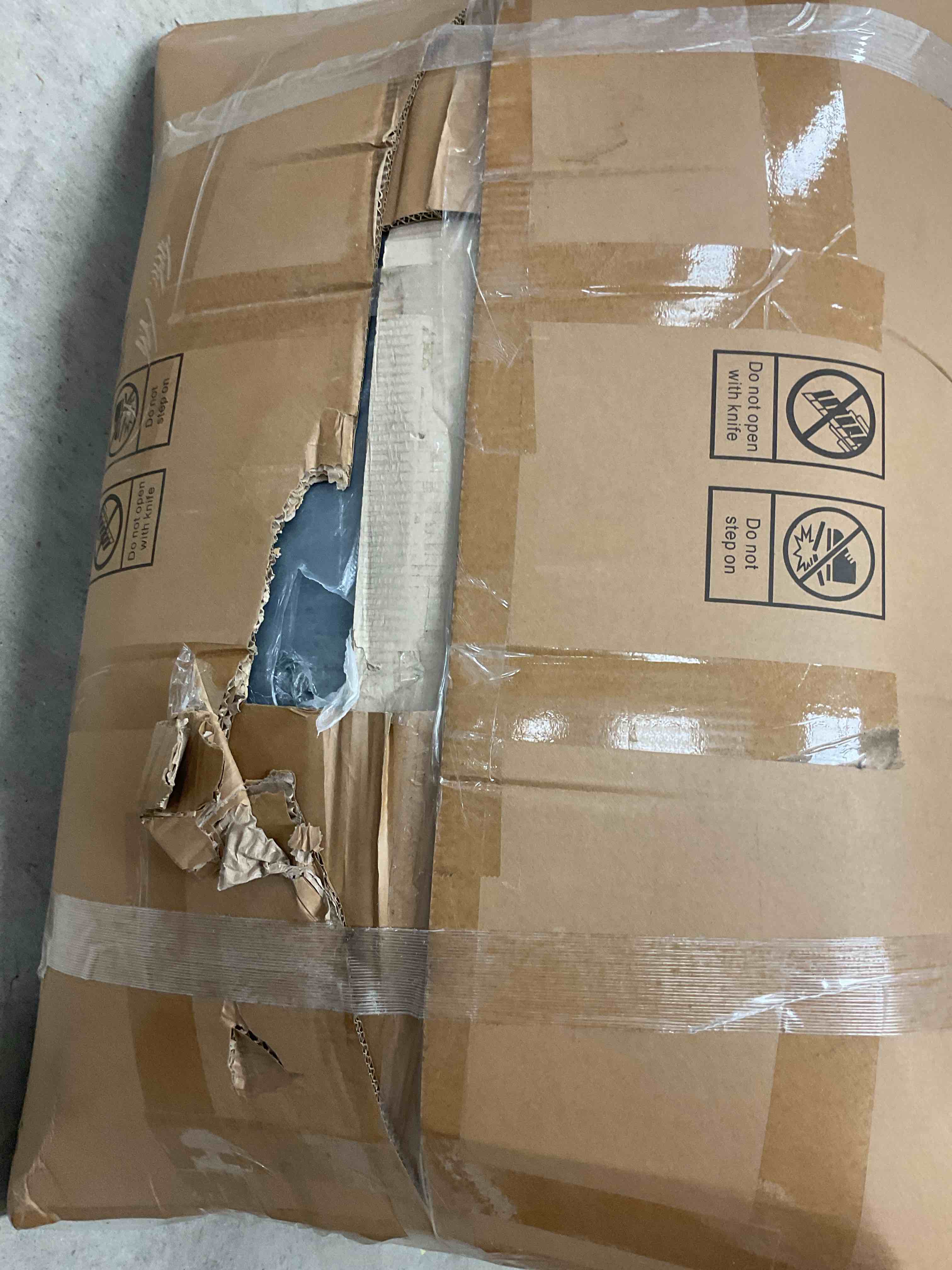 https://s3.amazonaws.com/lotting-images-prod/bidfta/GRA1452989_1753995517334.jpeg