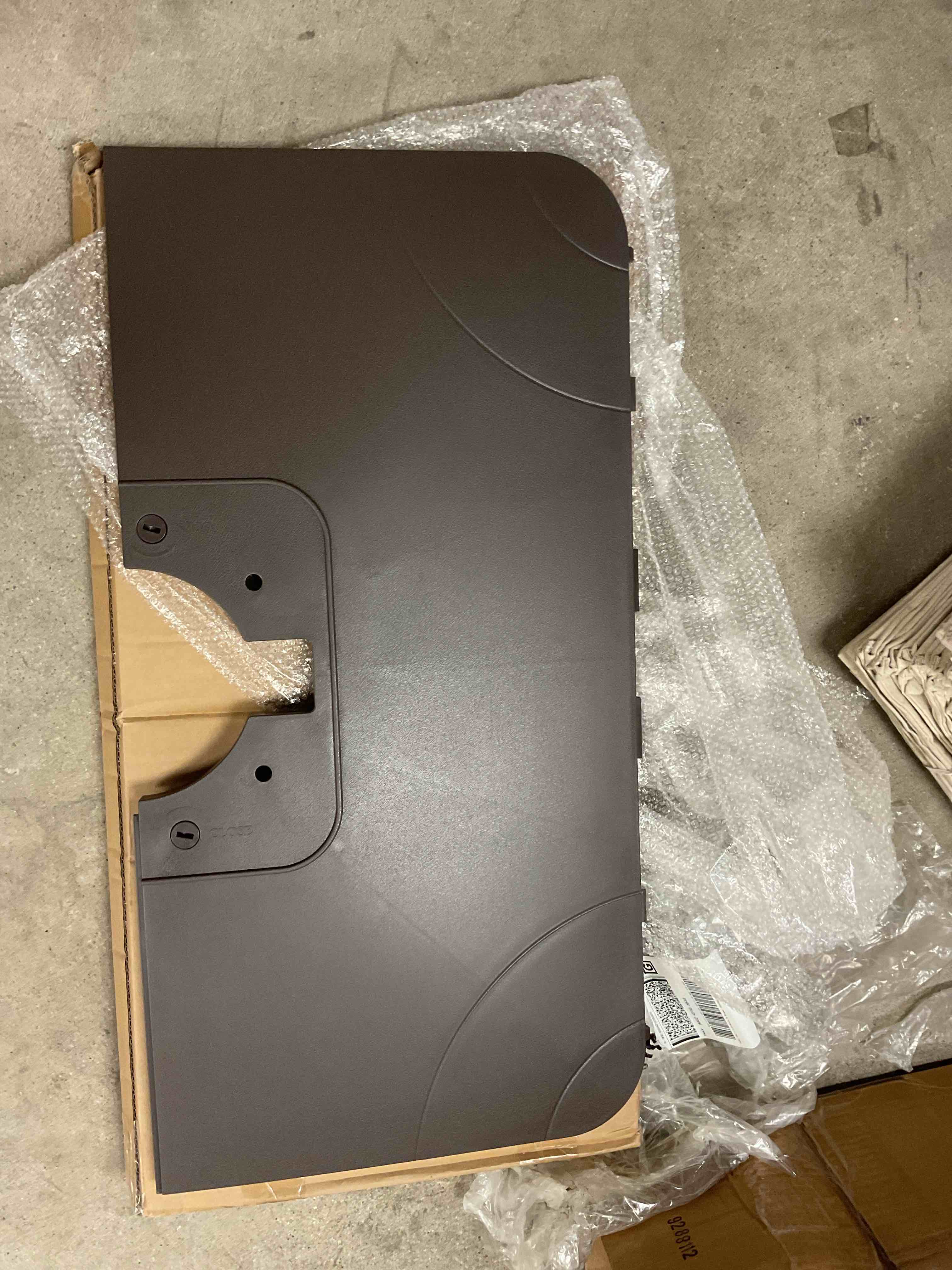 https://s3.amazonaws.com/lotting-images-prod/bidfta/GRA1453042_1754080604705.jpeg
