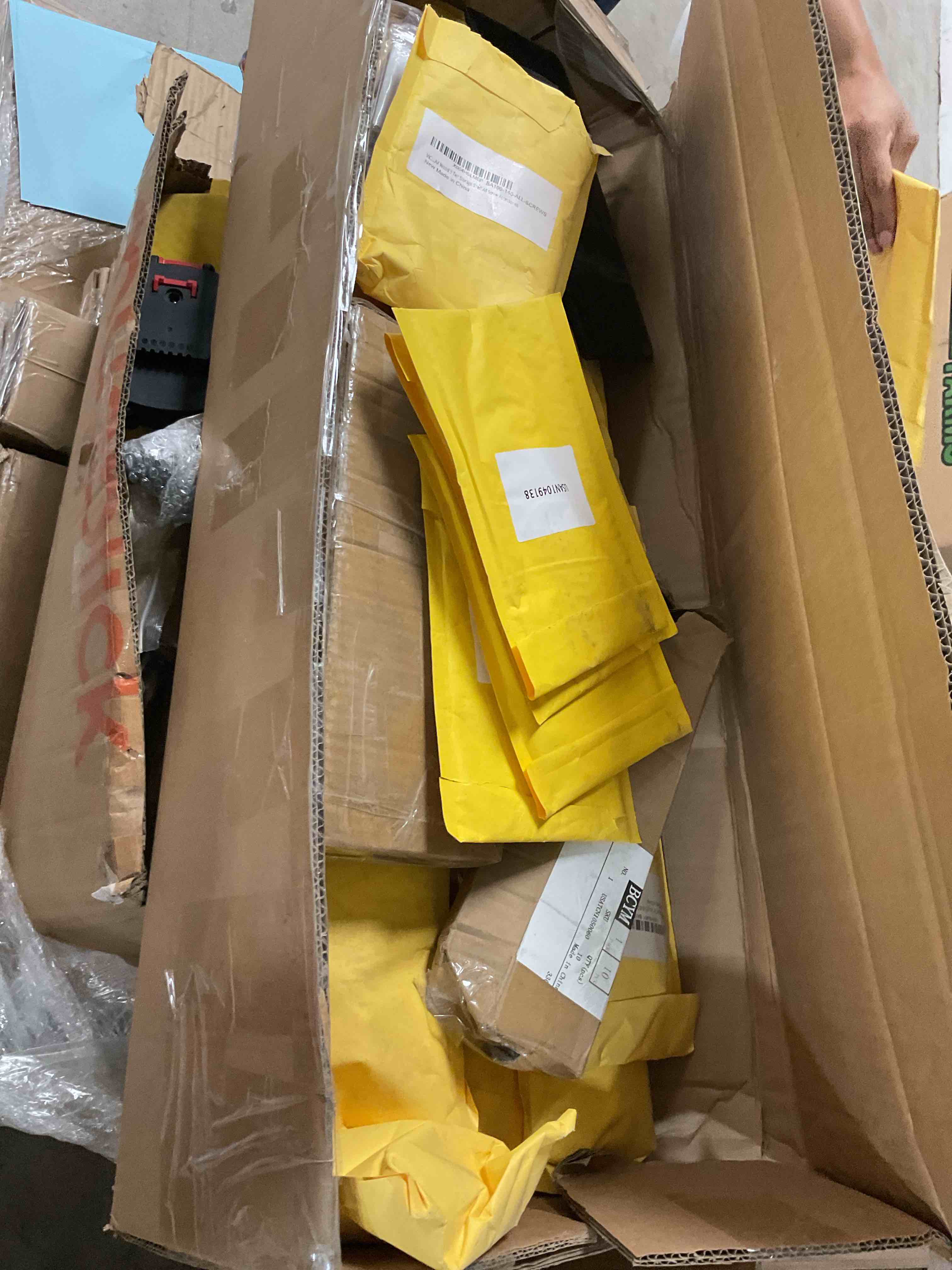 https://s3.amazonaws.com/lotting-images-prod/bidfta/GRA1453272_1754512001967.jpeg